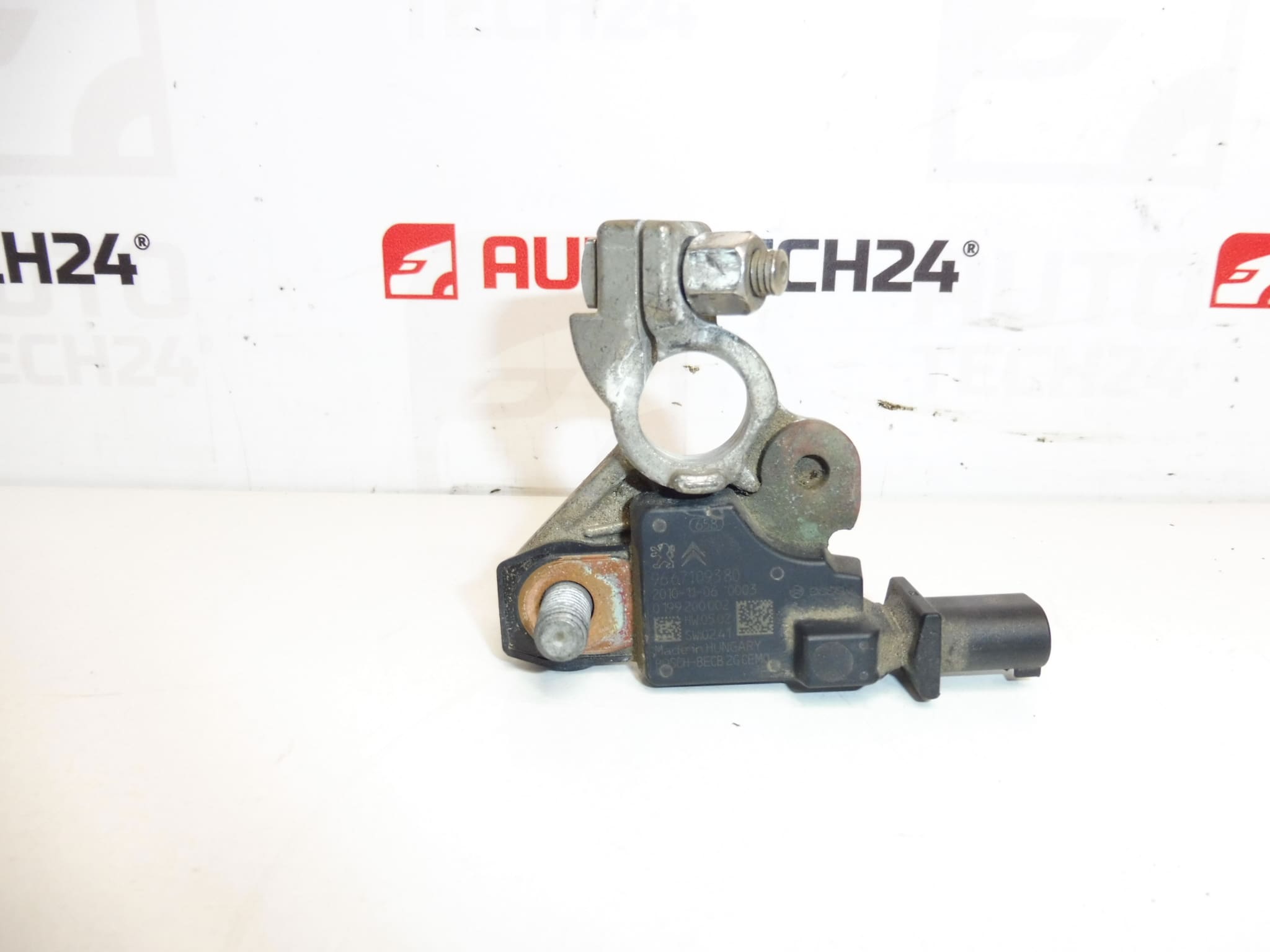 Citroën Peugeot akkumulátortöltő egység 9667109380 9802043480 6500KS