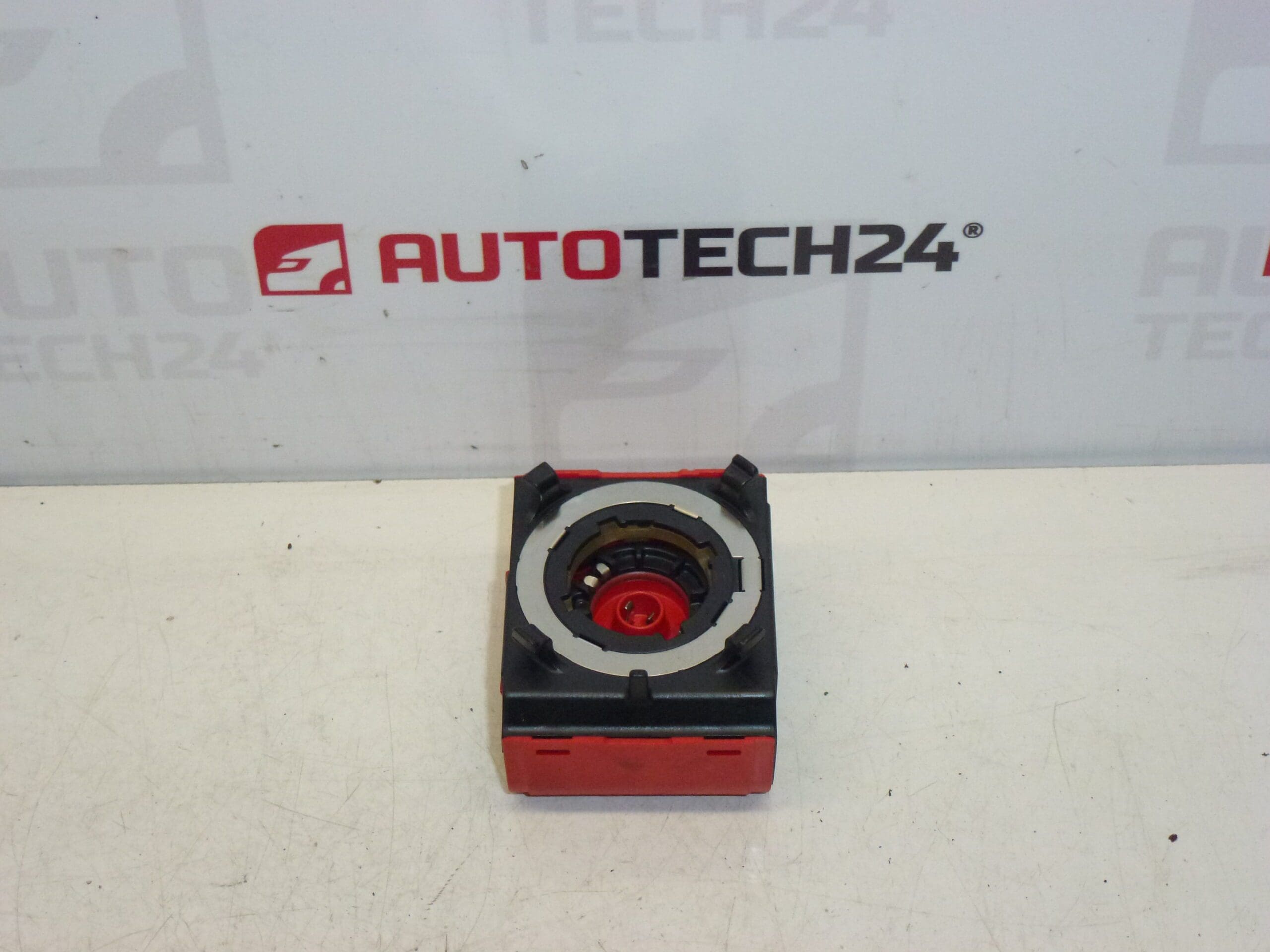 Vezérlőegység - xenon öngyújtó 1307329076 6224F6