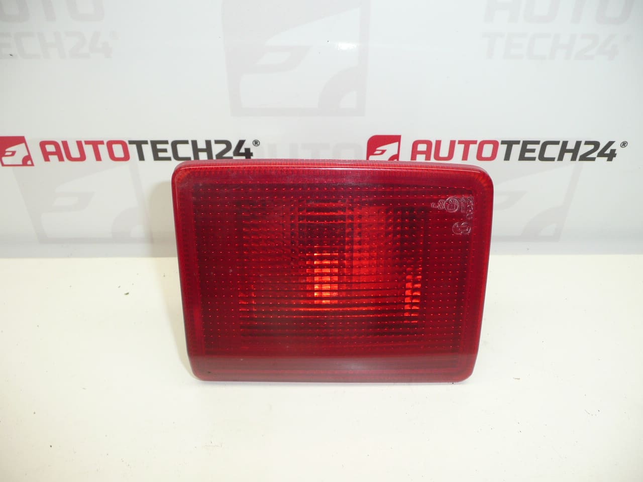 Jobb hátsó ködlámpa Peugeot 407 SW 9646507380 6351T4