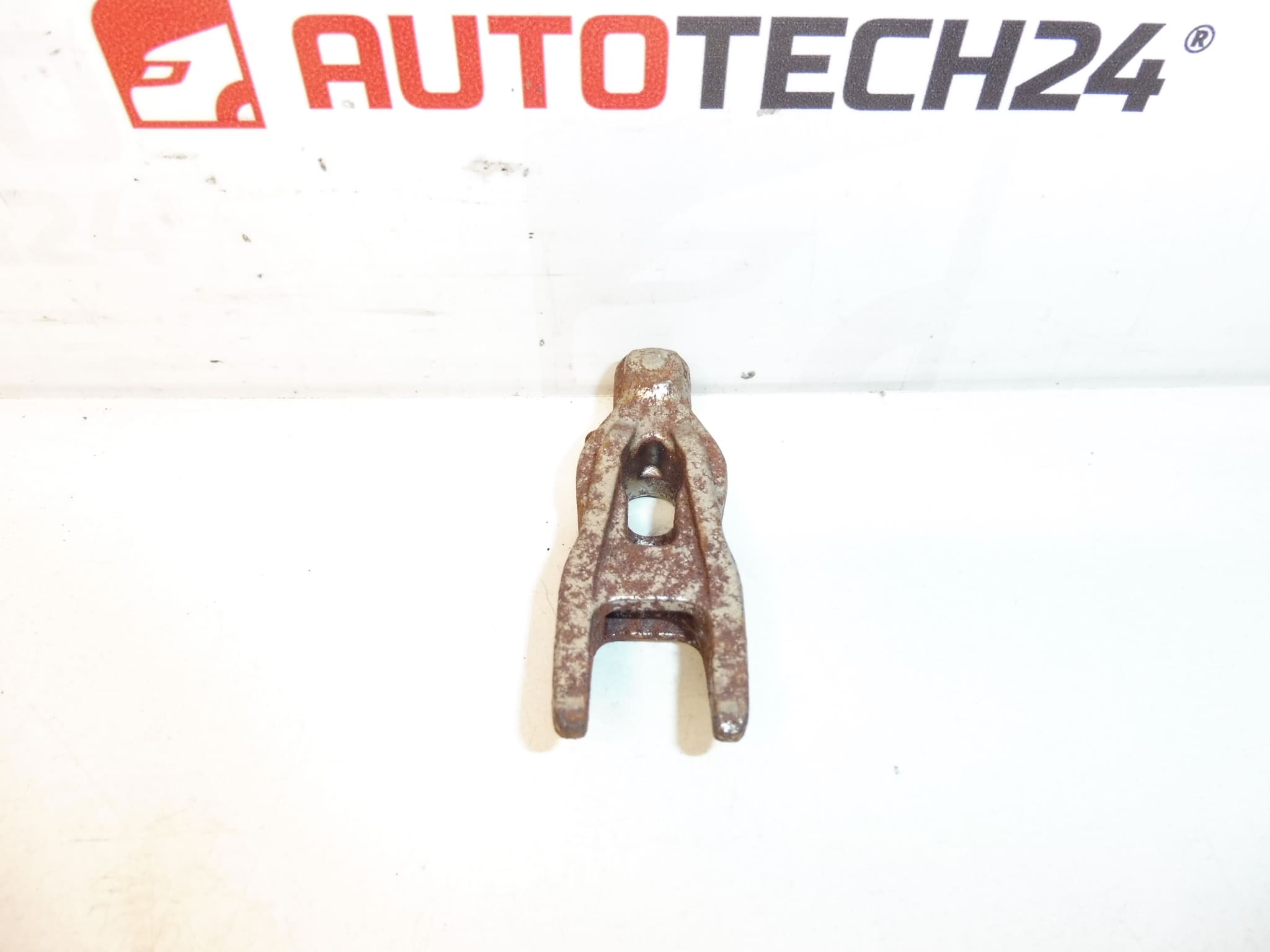 Injektor rögzítő villa Bosch 1.5 HDi 9811760780 - Image 2