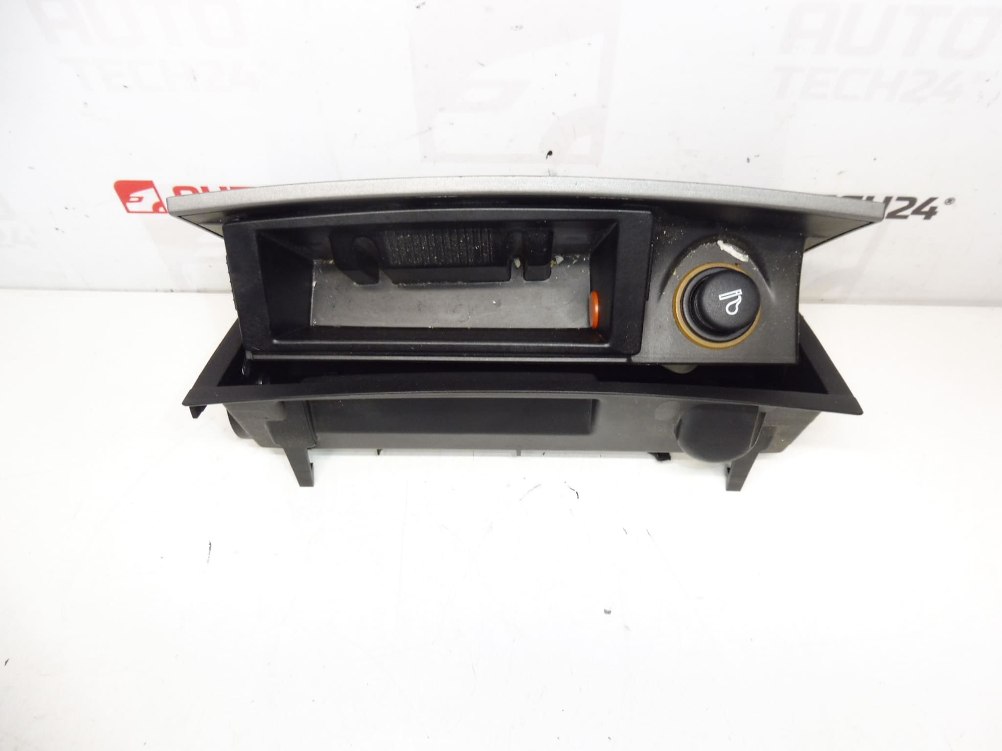 Peugeot 407 Hamutartó Öngyújtóval 9644562177 8211JH - Image 2