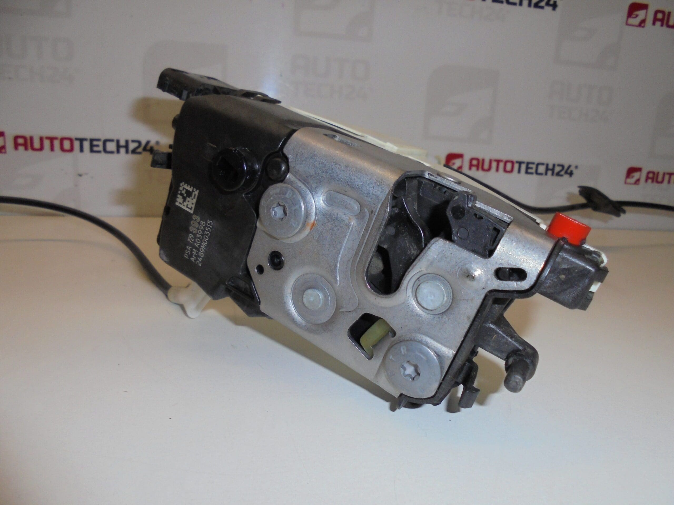 Jobb hátsó ajtózár Peugeot 308 9138Z3 9800617280