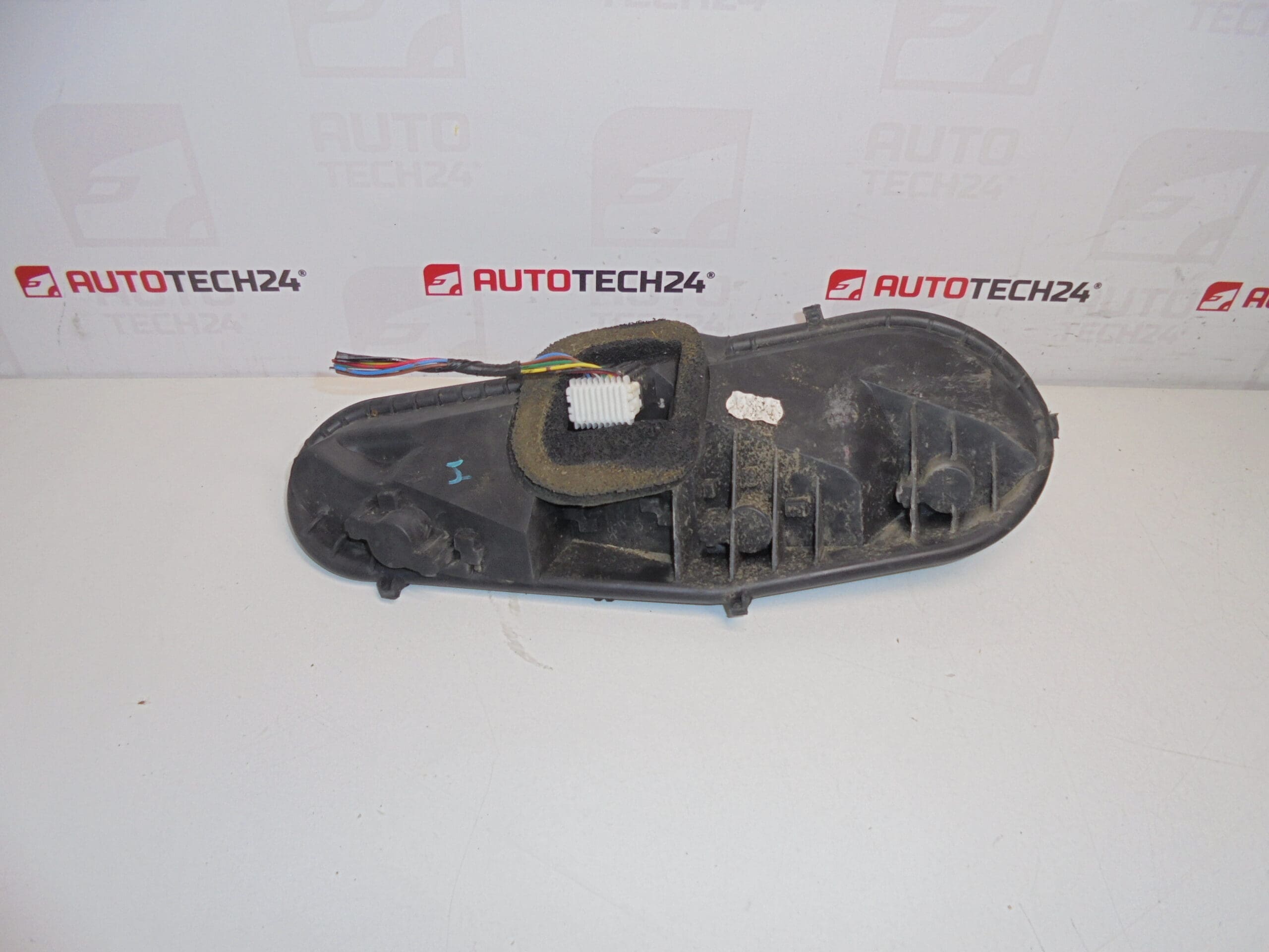 Jobb hátsó lámpa csavar alapja Citroën C1 Peugeot 107 634681 kábelkábel