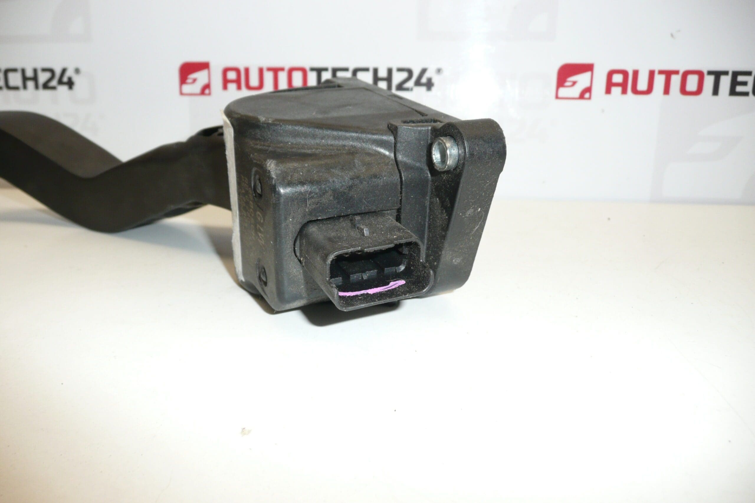 Gázpedál Citroën Peugeot 0280755041 9680565880 1601T6