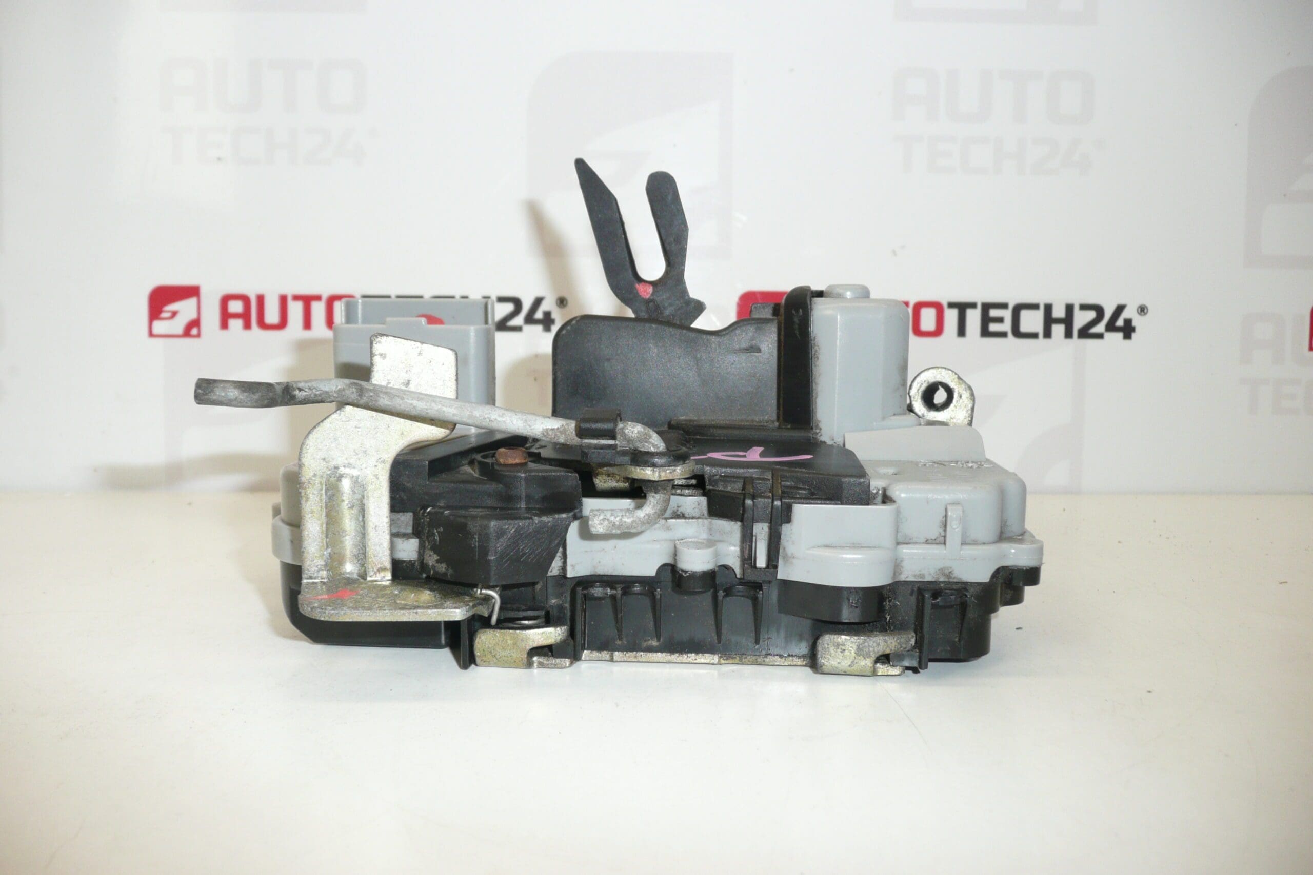 Jobb első utasoldali ajtózár Citroën Xsara 9136J2