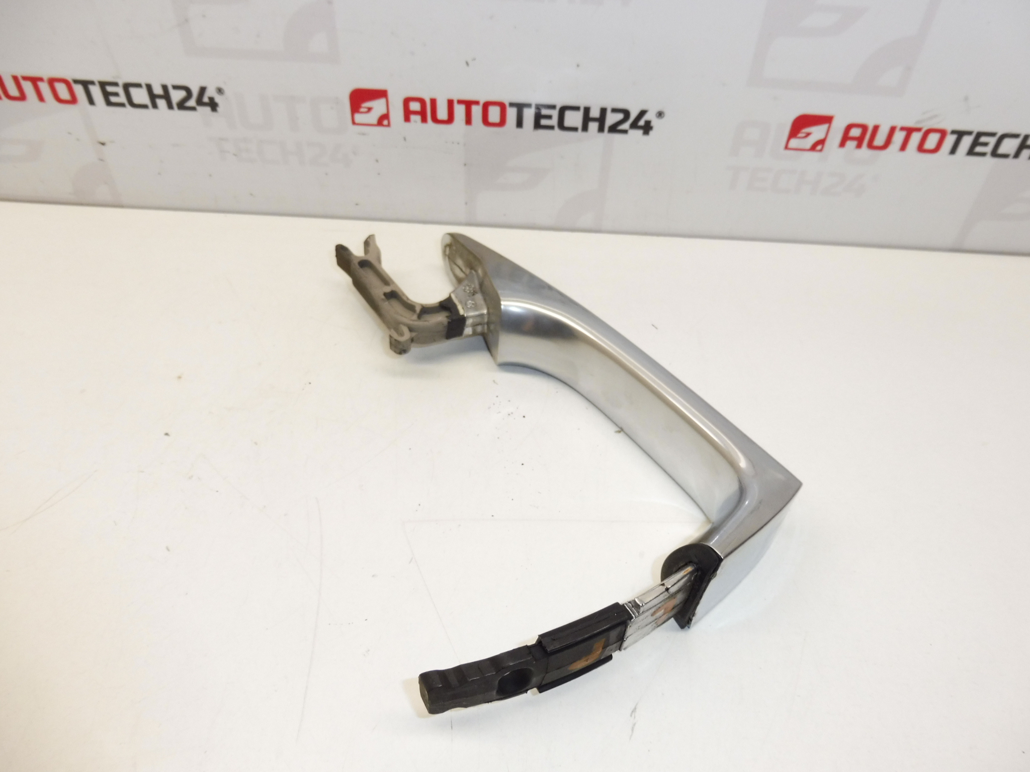 Első ajtó kilincs Citroën Peugeot króm 9101EF