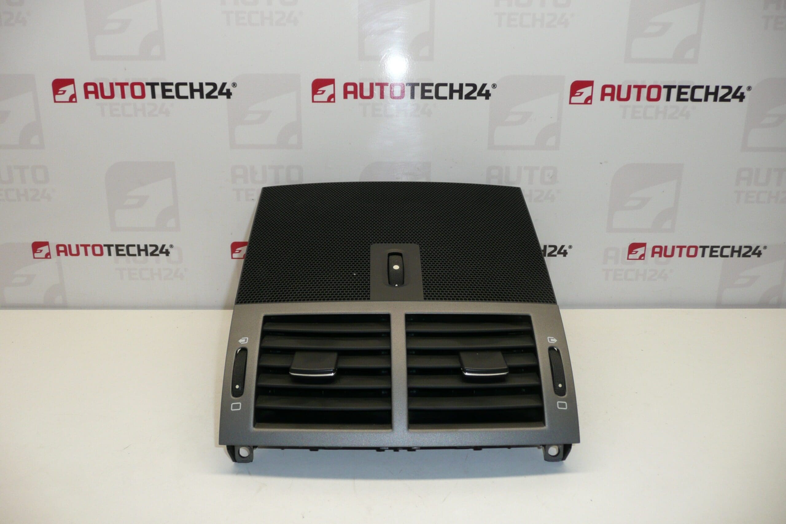 Szellőzőnyílások Peugeot 407 9644589777 8265L2