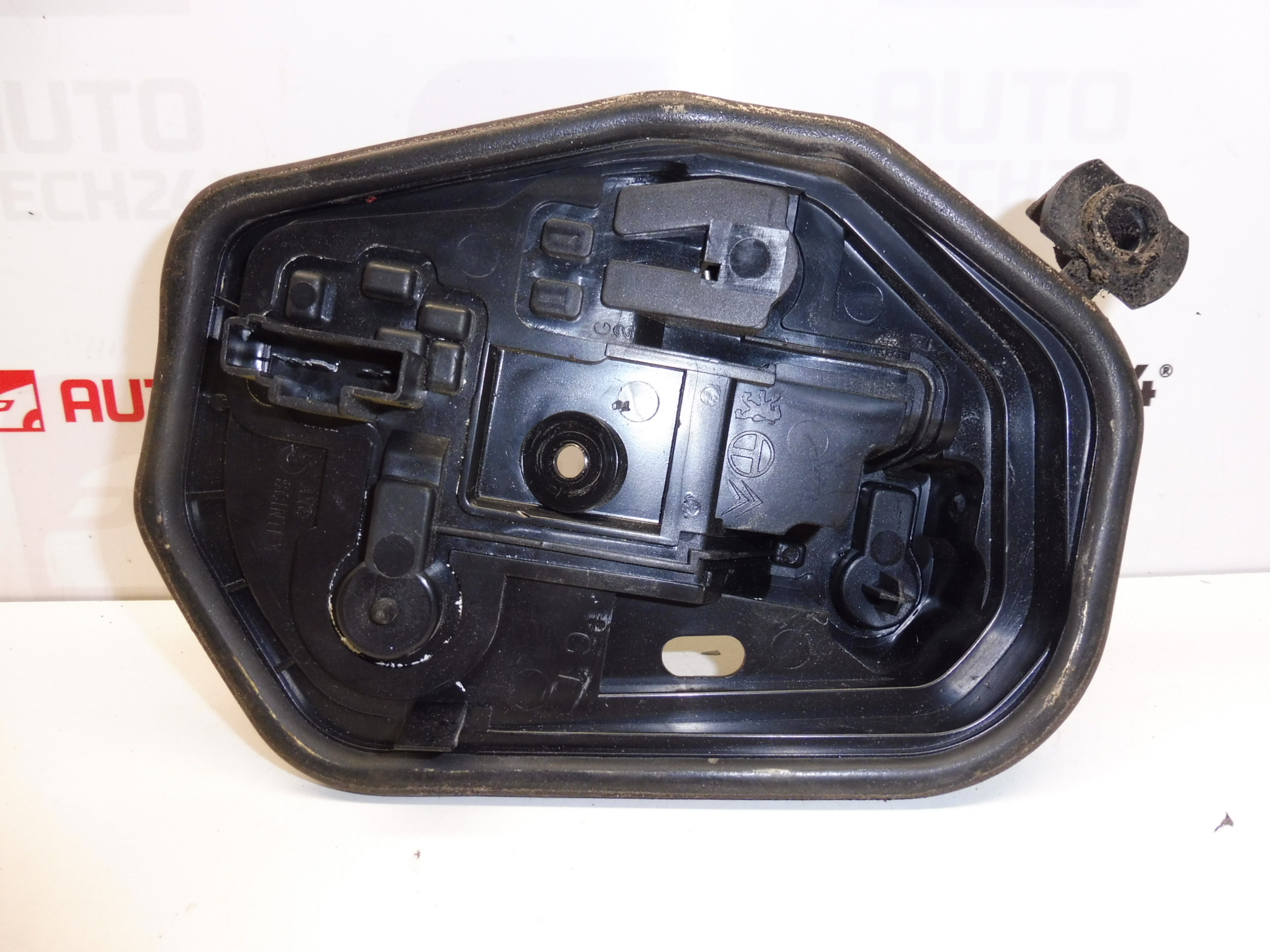 Bal hátsó lámpa foglalat vezetékekkel Peugeot 206 2003/06-ig 6350P1