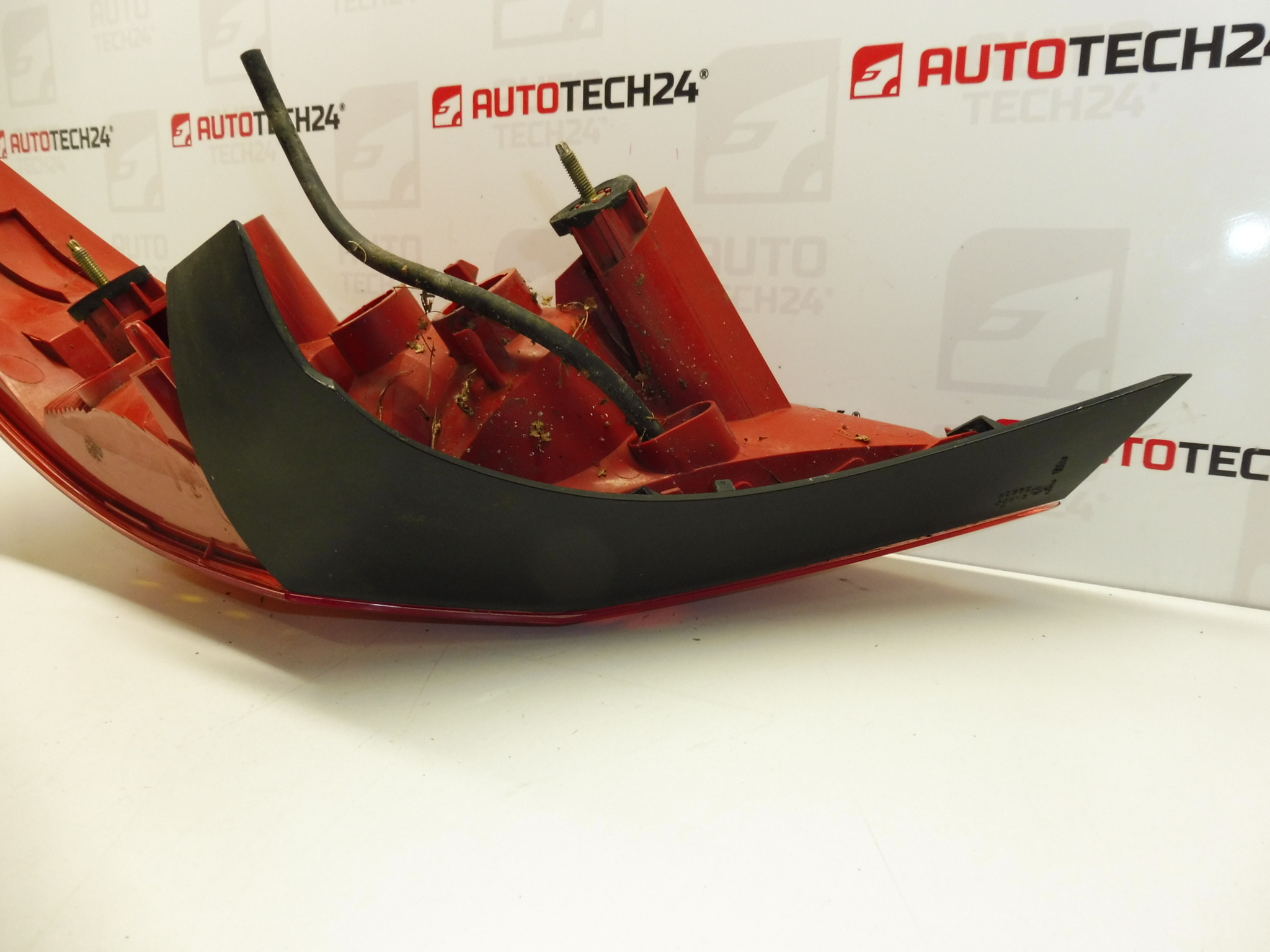 Bal hátsó lámpa Peugeot 407 COUPÉ 9648537680 6350Y1