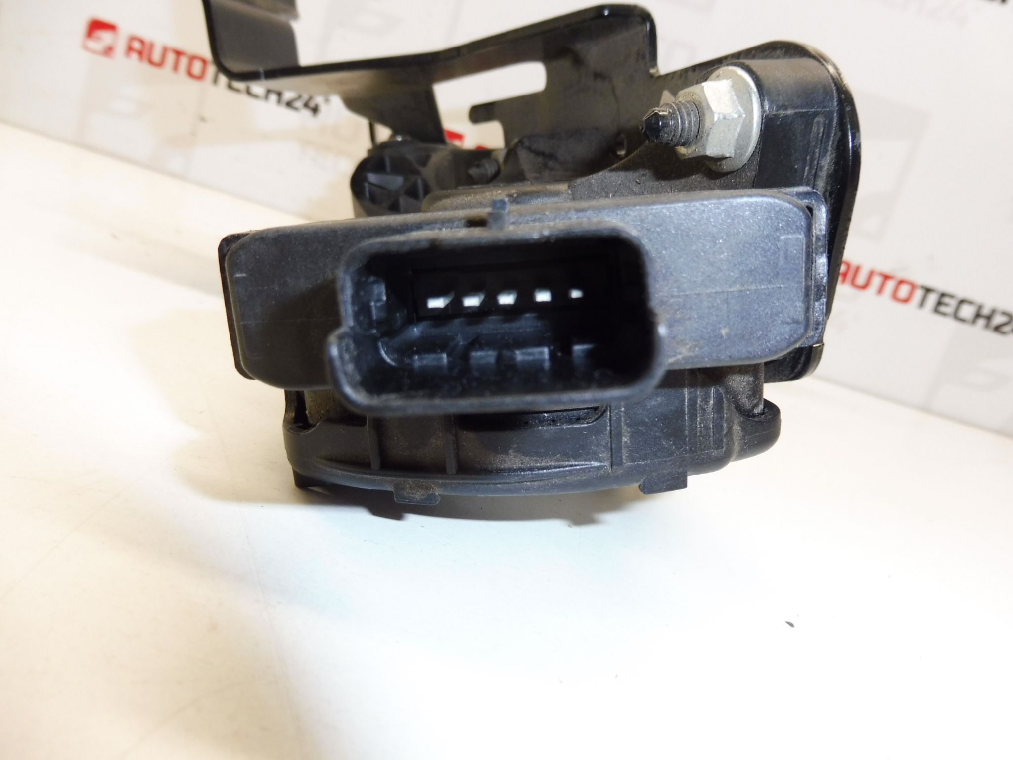 Gázpedál HELLA Citroën Peugeot 1400838680 1601S6