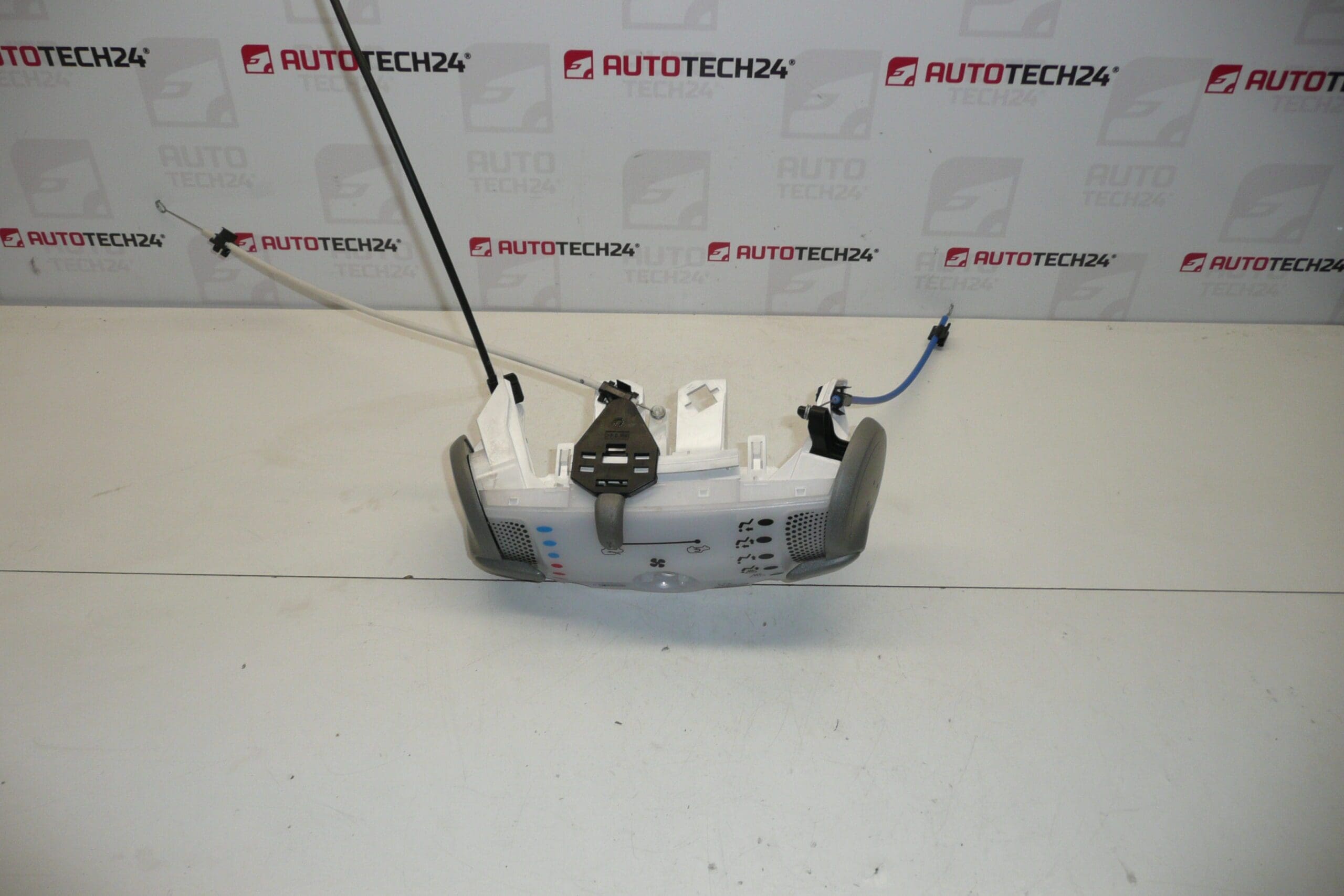 Légkondicionáló vezérlés a Citroën Peugeot 55900-040-rel