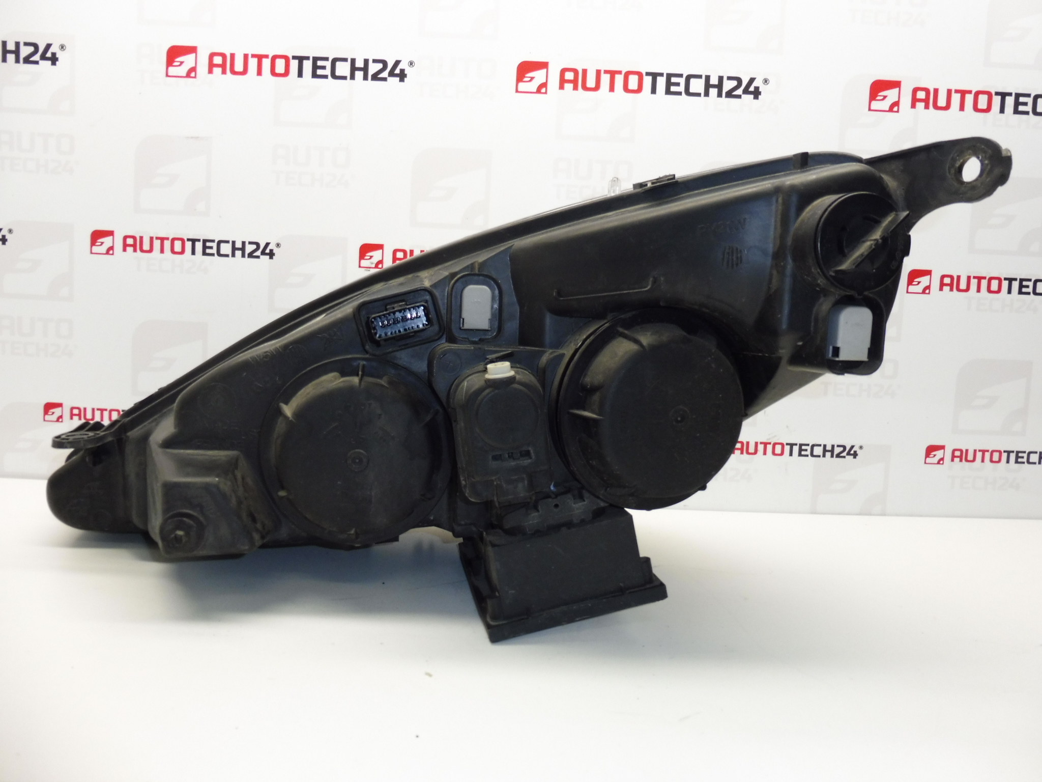 Komplett jobb első fényszóró Xenon Peugeot 607 89004892 620659