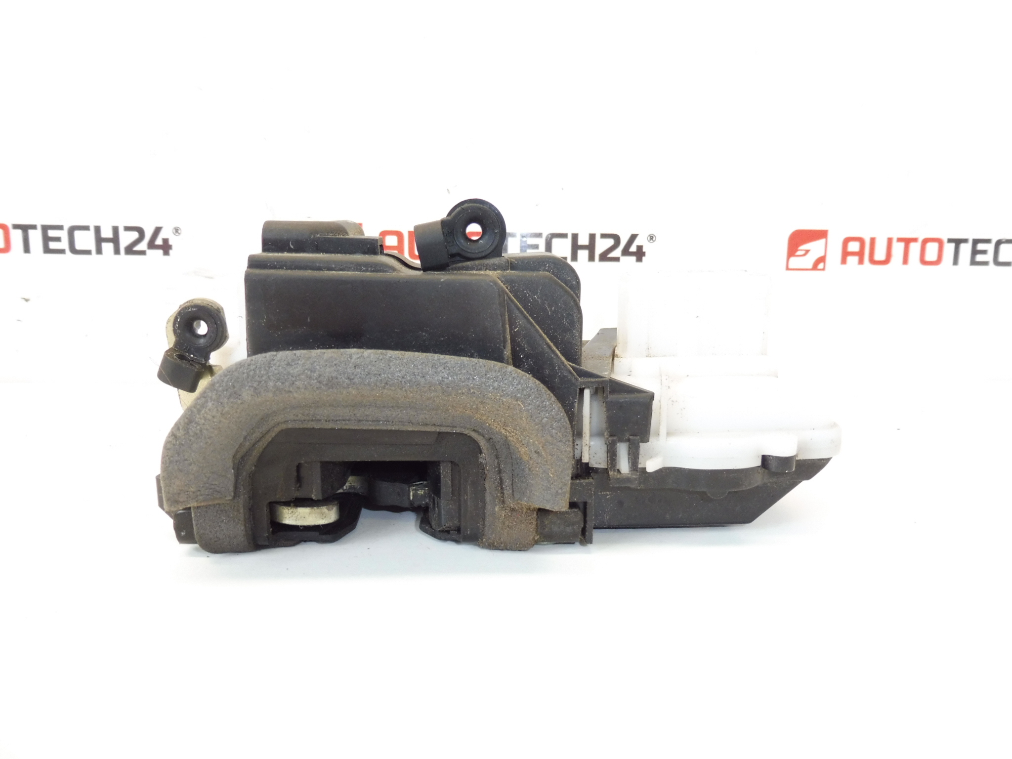 Jobb első ajtózár Peugeot 607 9136H3