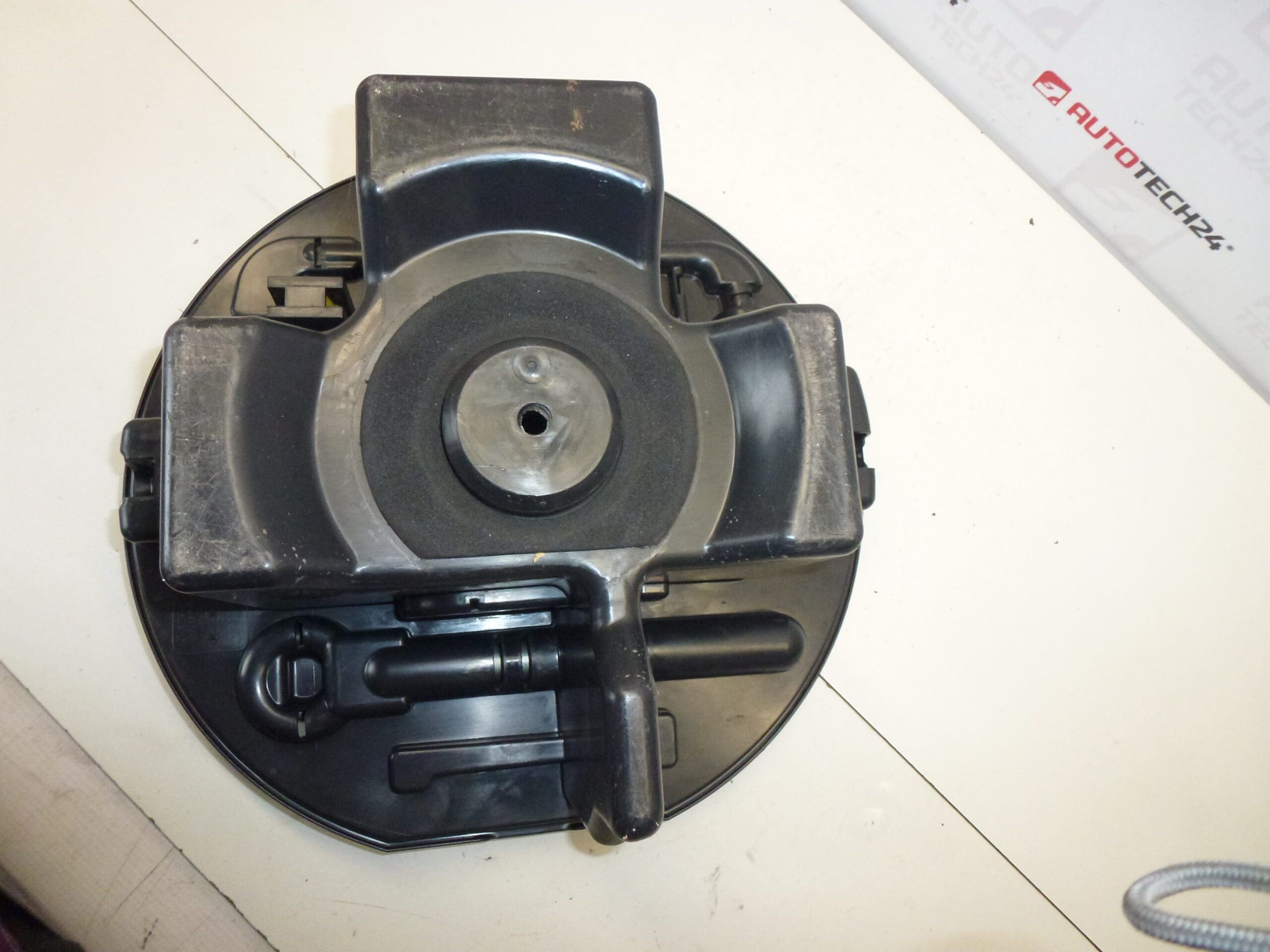 Szerszámok, kar, kulcs, vonószem Citroën C4