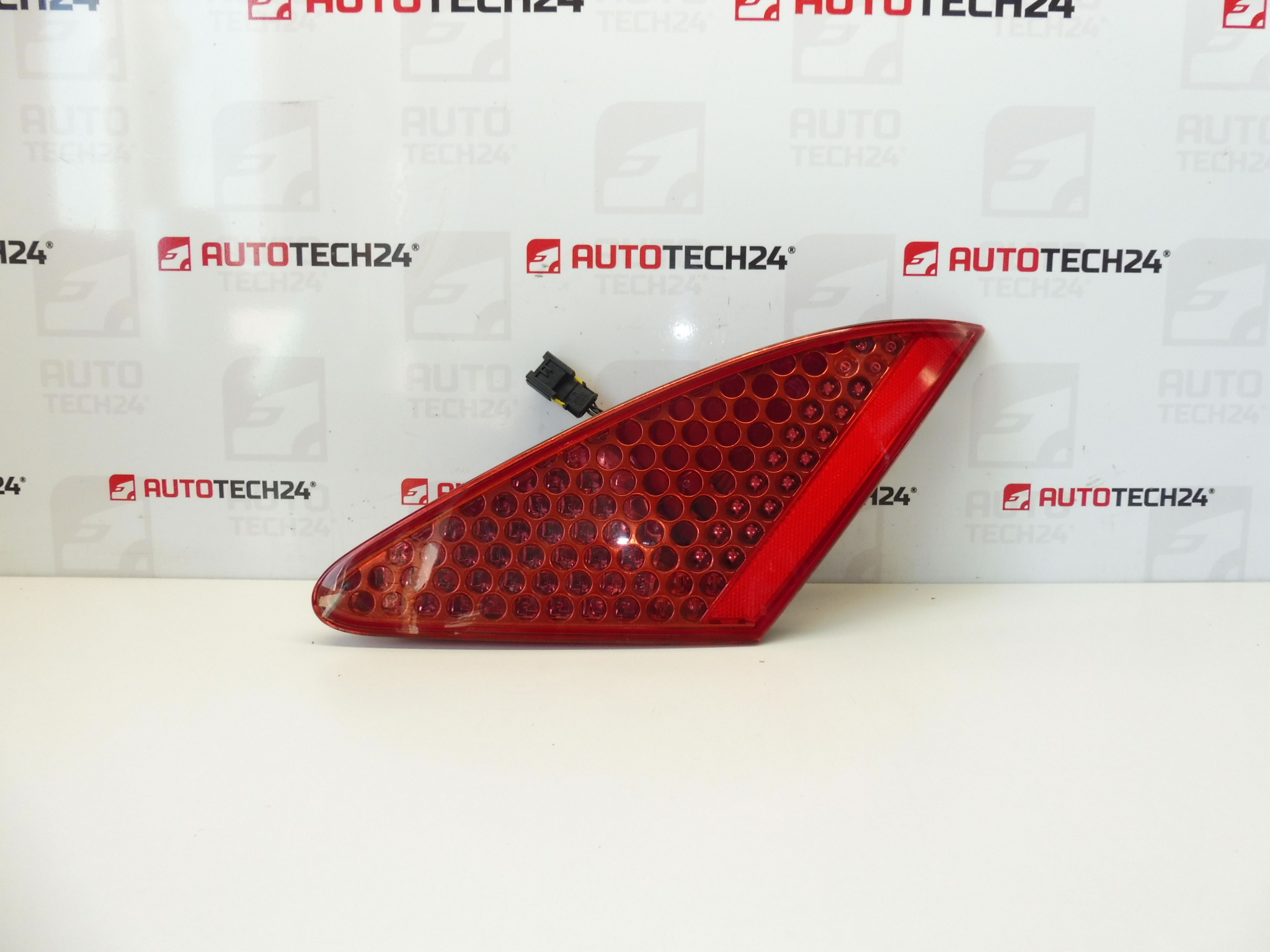 Hátsó lámpa belső Peugeot 307 CC 964130008JE 6351S4