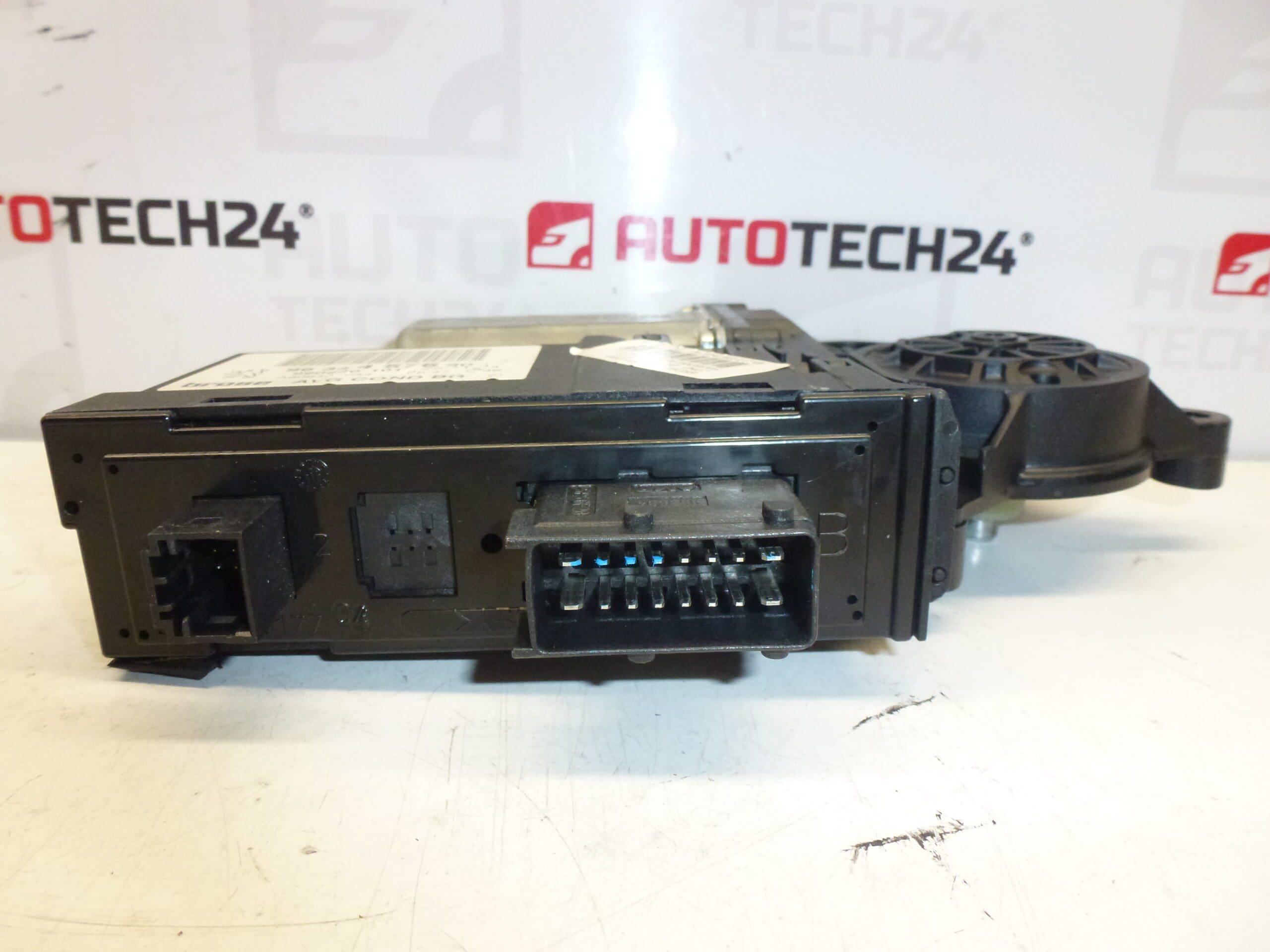 Peugeot 307 bal első ablak felhúzó motor 9634457580 9221N5