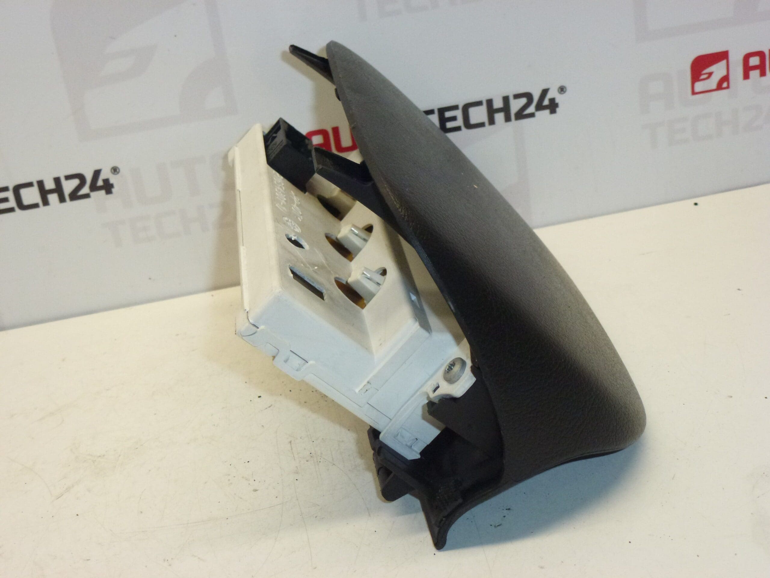 Kijelző Peugeot 307 9652809977 kápolnával