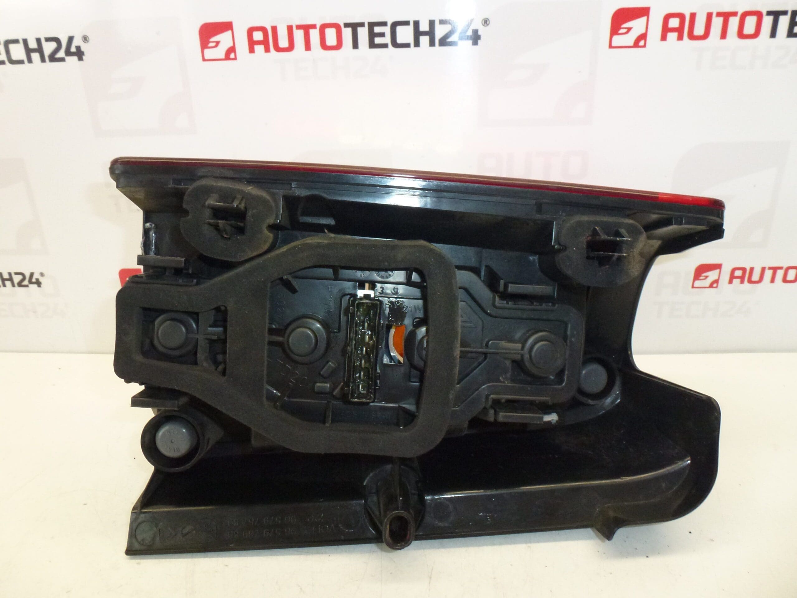 Jobb hátsó lámpa Citroën Peugeot 6351Z0 6351CX