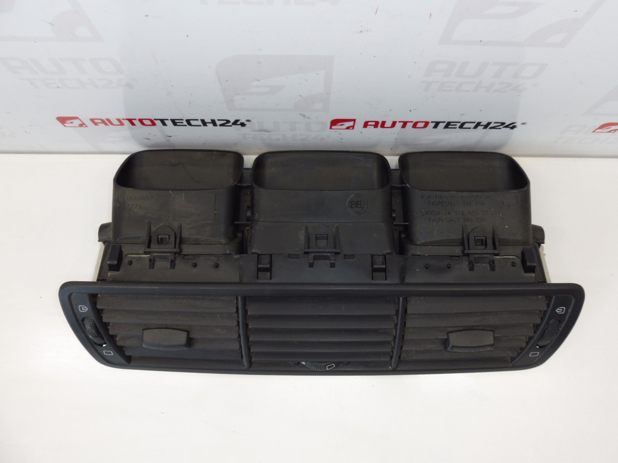 Középső szellőző Citroën C8 Peugeot 807 1484107077 1491965077 8264X4