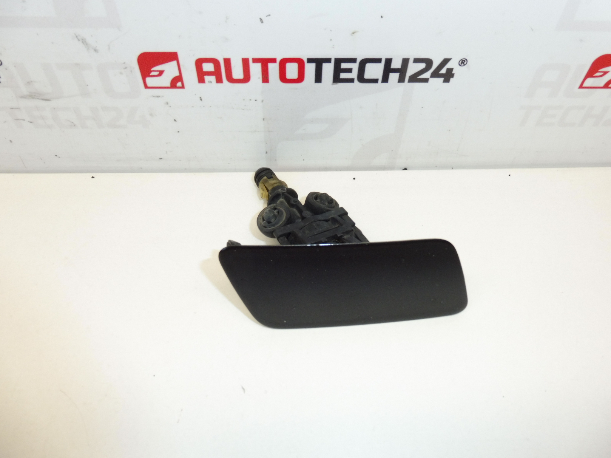 Fúvóka + sapka a jobb oldali fényszórómosóhoz EXLD Citroën C5 II 6438P5 7414JC