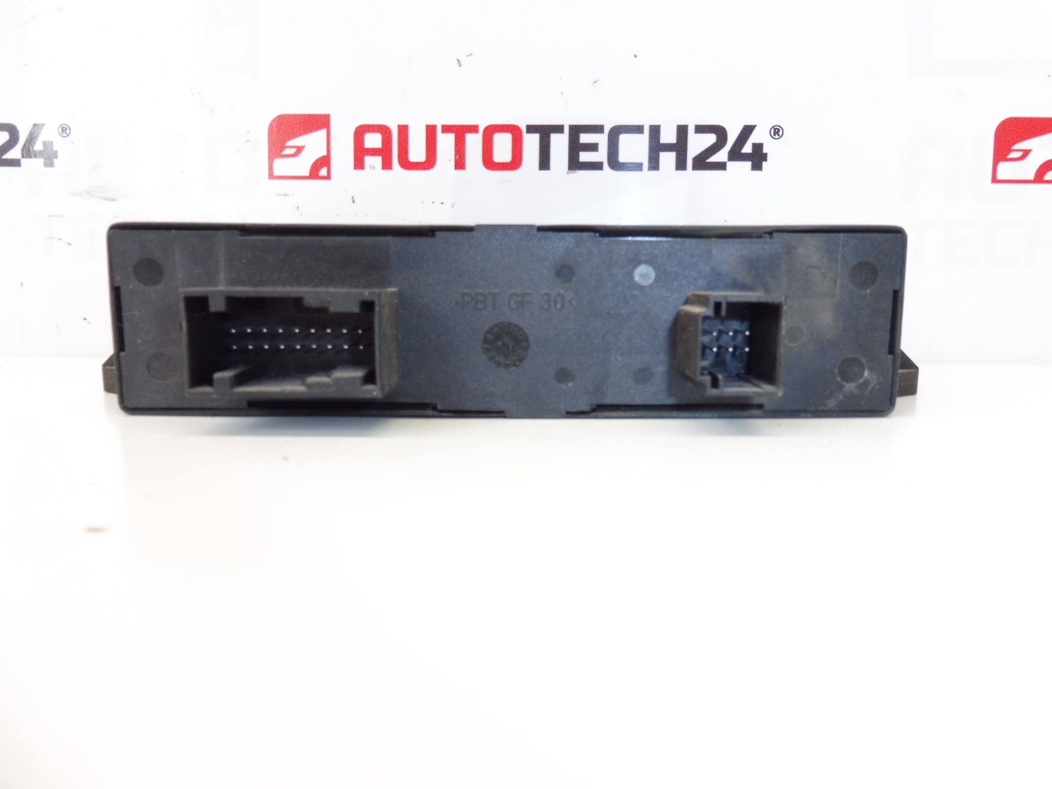 ECU parkolóasszisztens Citroën 9655196380 601.826 6590F1