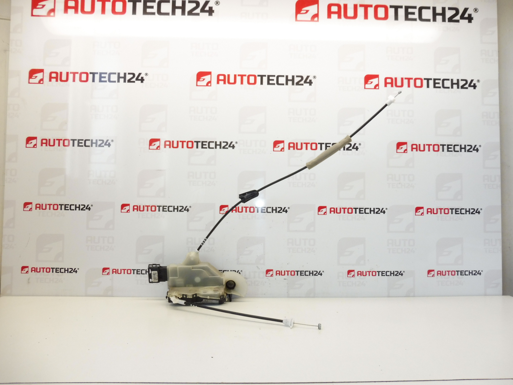 Bal első ajtózár Peugeot 308 A048069 A04944 9800616680