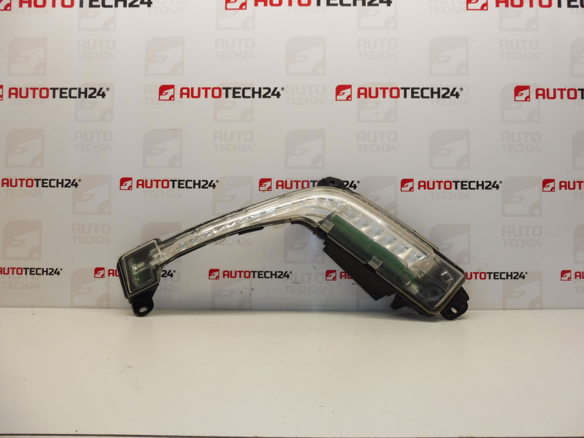 Jobb nappali menetfény Valeo LED Peugeot 308 89207849 6206X4