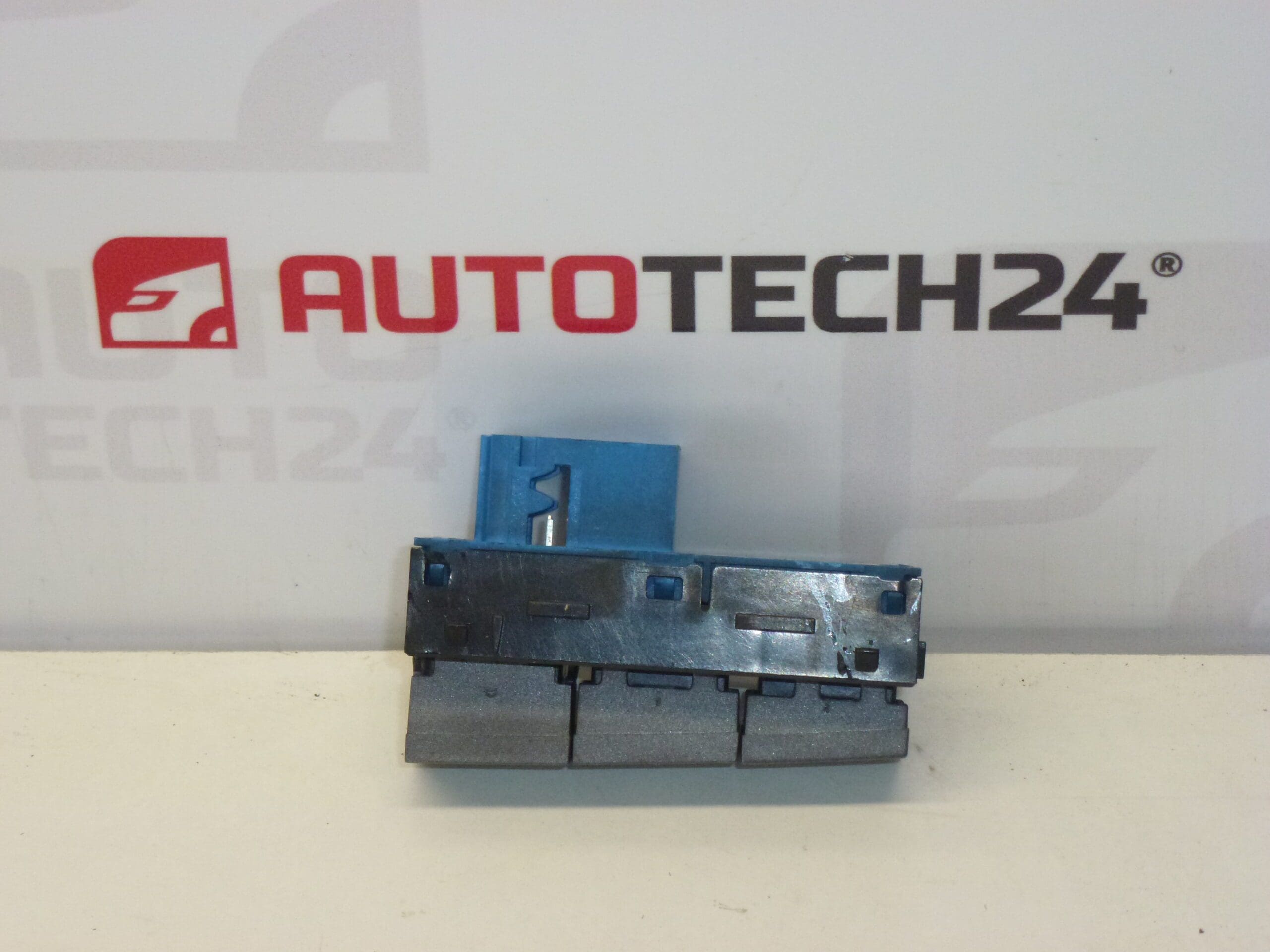 ESP kapcsoló, központi Citroën C5 II 96498318YW 6554JG