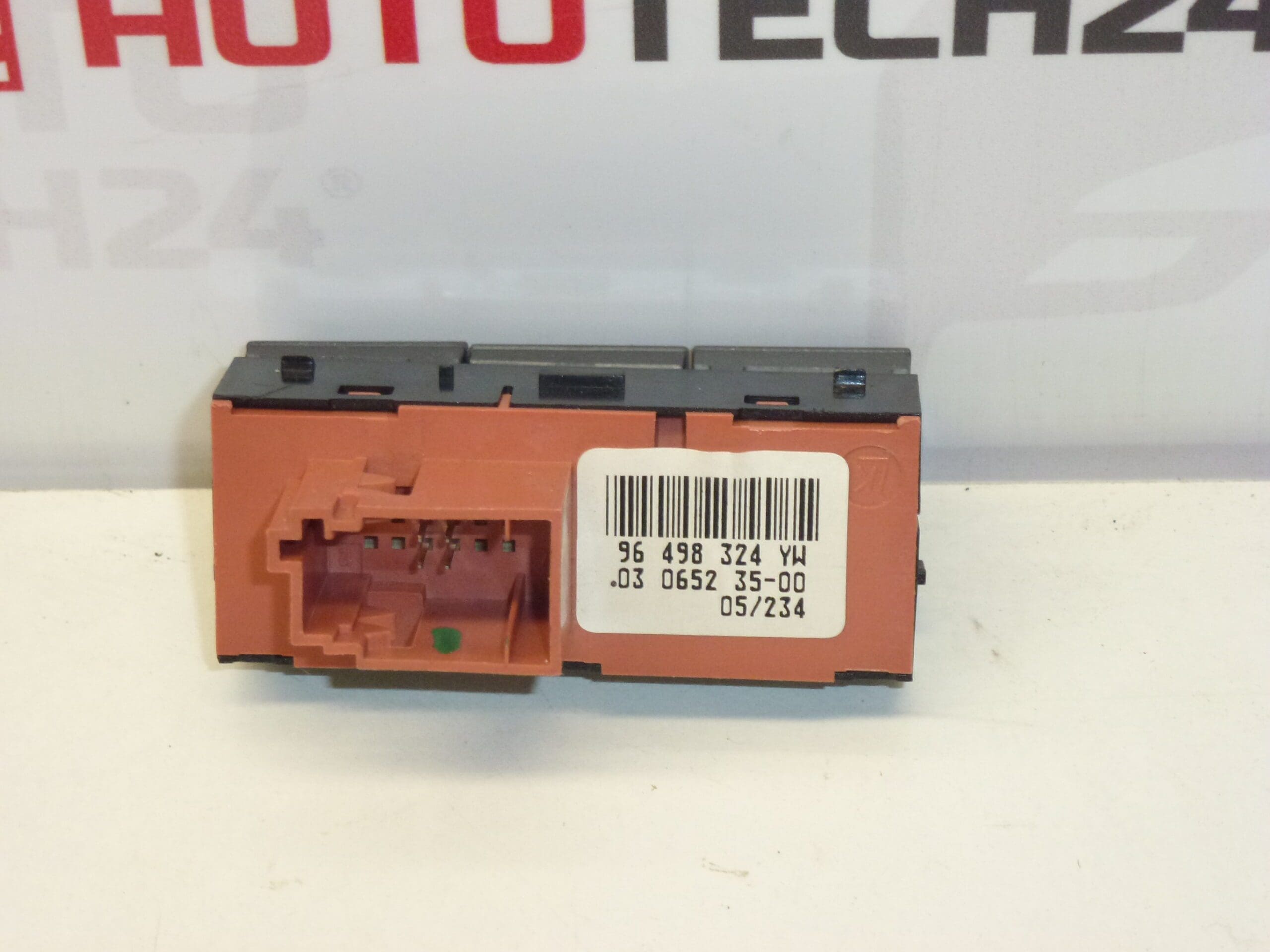 PDC kapcsoló Citroën C5 II 96498324YW 6554JL