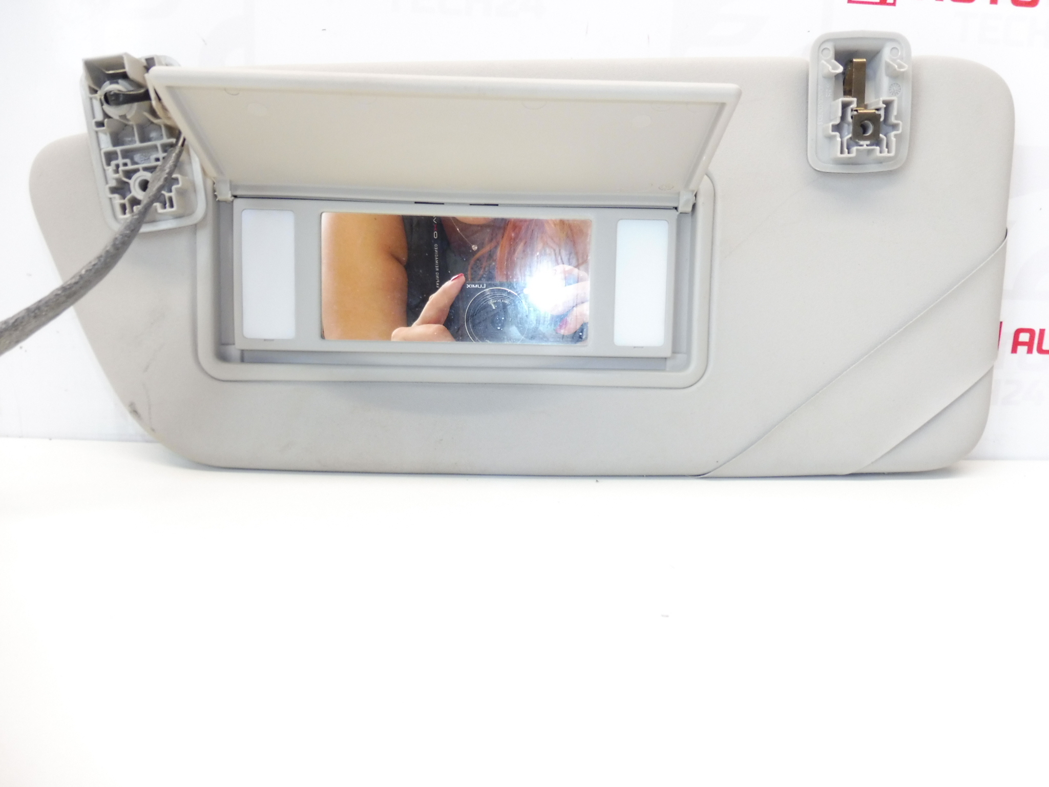 Napellenző Peugeot 308 bal 8143VR 16115131BJ