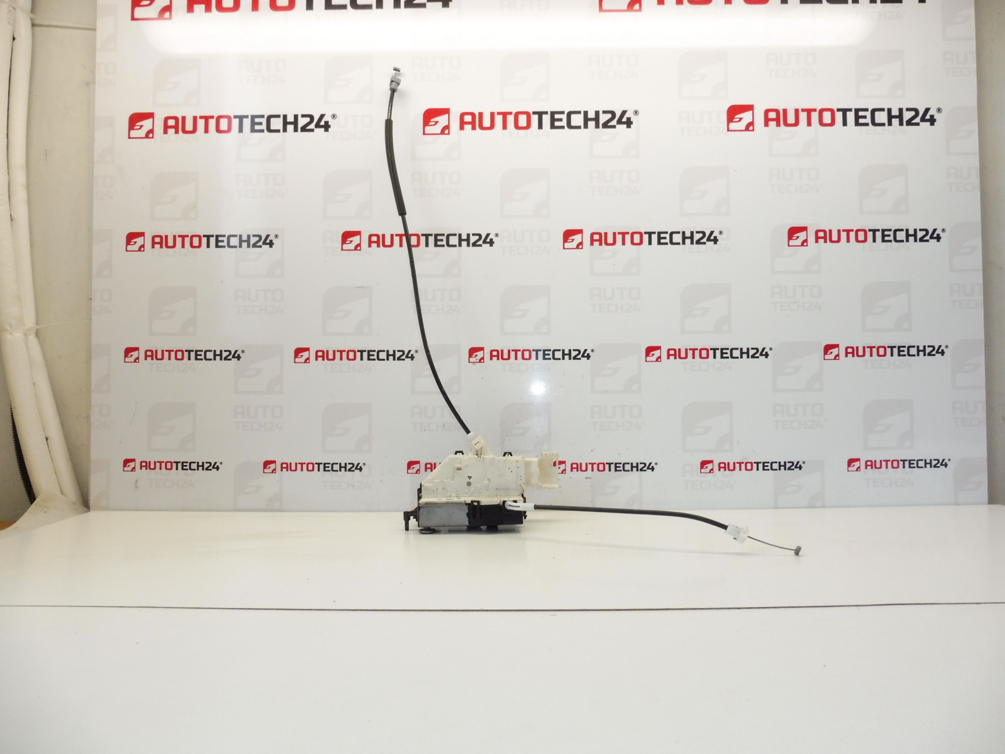 Peugeot 407 jobb oldali ajtózár 9683417780 9136FE