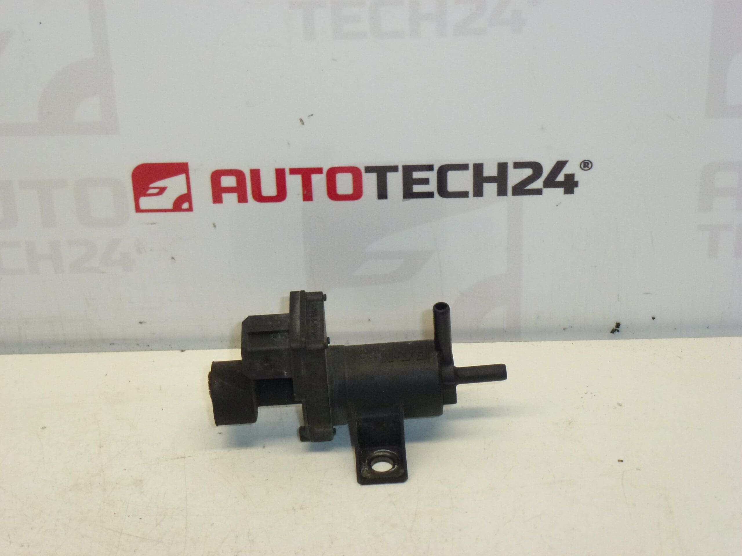 Vákuumszelep Citroën Peugeot EATON 1951510 1628CH