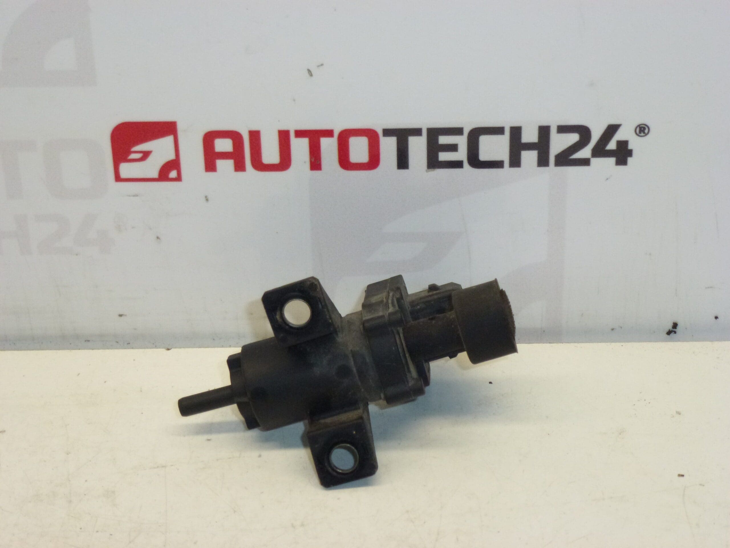 Vákuumszelep Citroën Peugeot EATON 1951510 1628CH