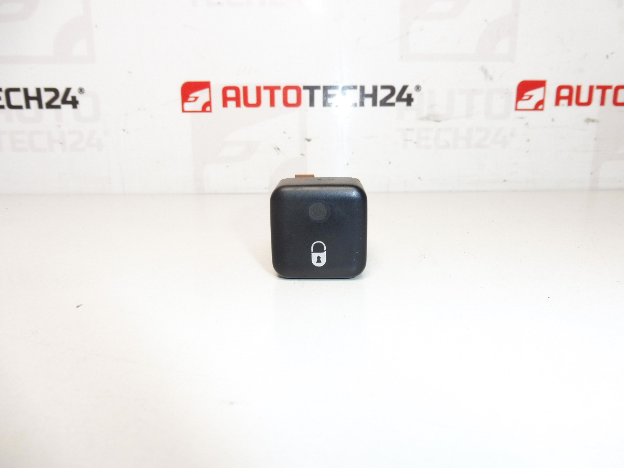 Citroën Peugeot zár vezérlő 9256075999 6490H9