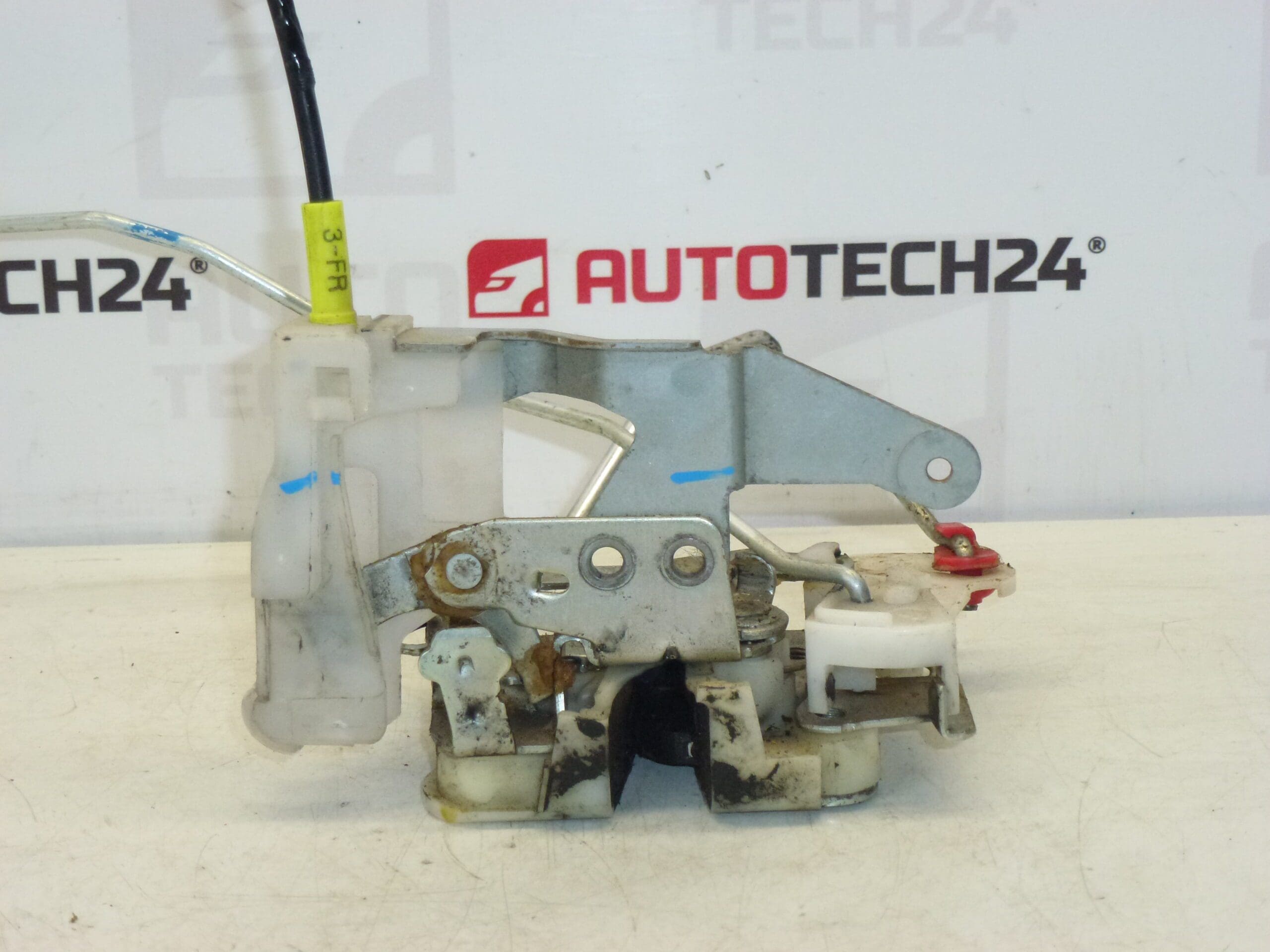 Bal oldali ajtózár Citroën C1 Peugeot 107 9135S2