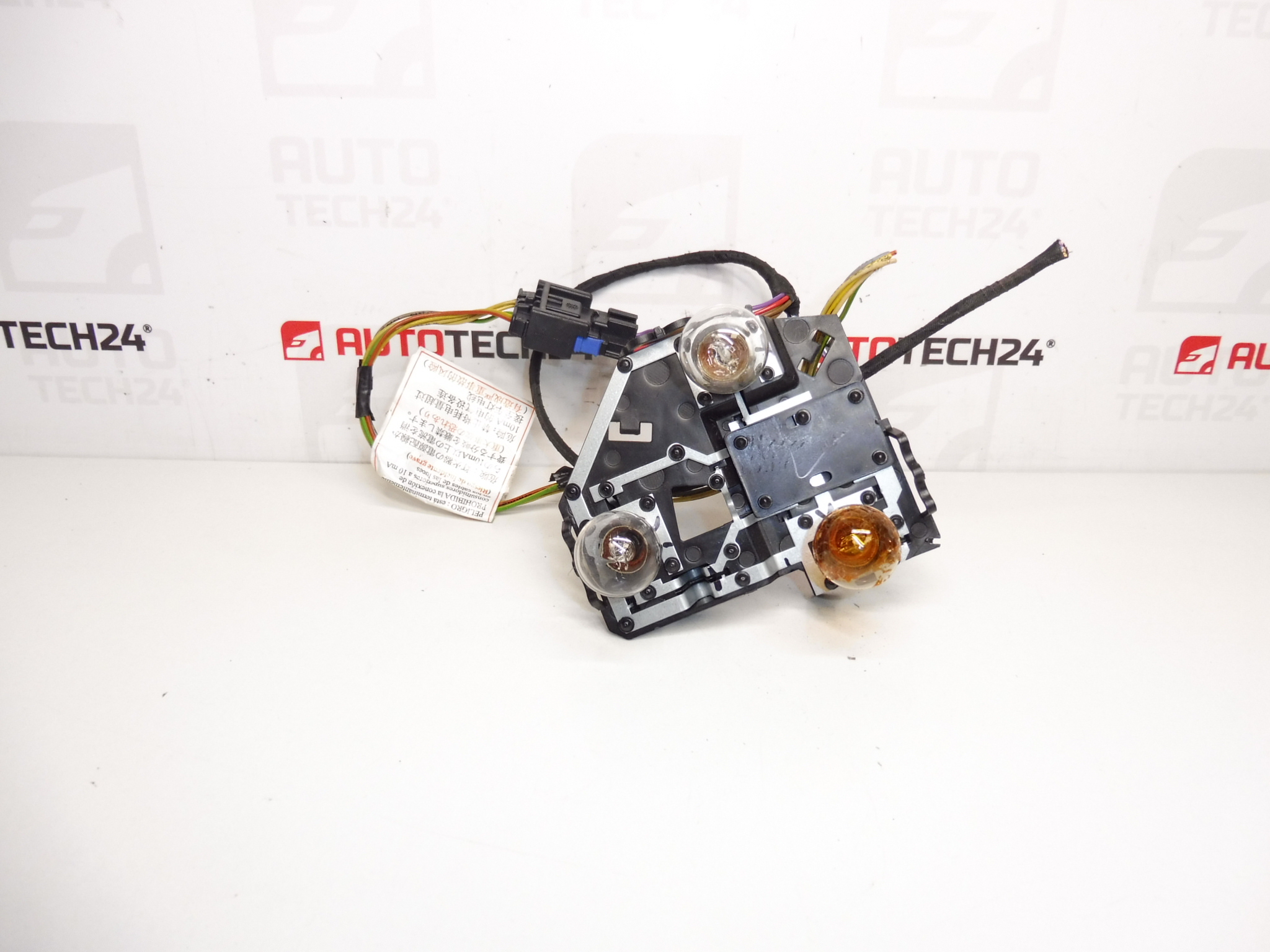 Bal hátsó lámpa foglalat vezetékekkel Peugeot 206+ 6350GV