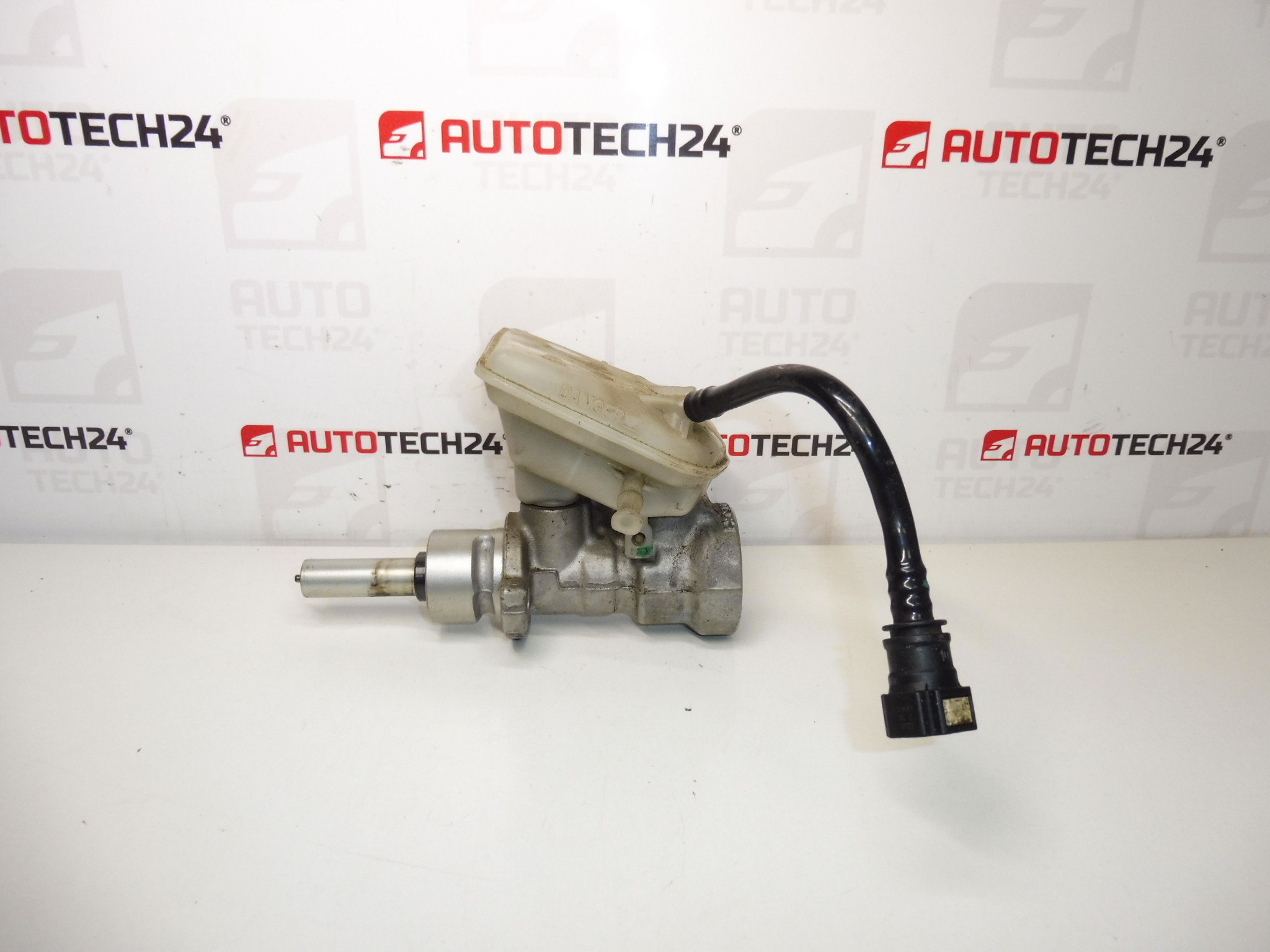 Főfékhenger Bosch Citroën Peugeot 0204123596 22472579 4601L2