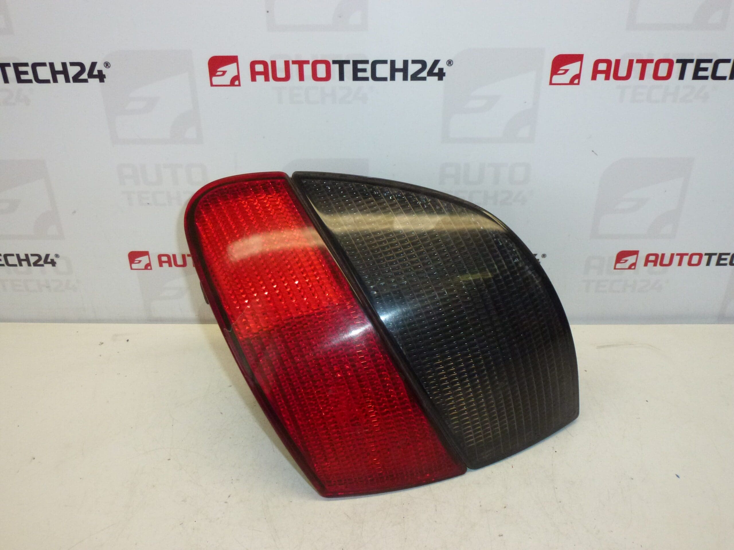 Jobb hátsó lámpa külső Peugeot 406 COMBI 6351H5