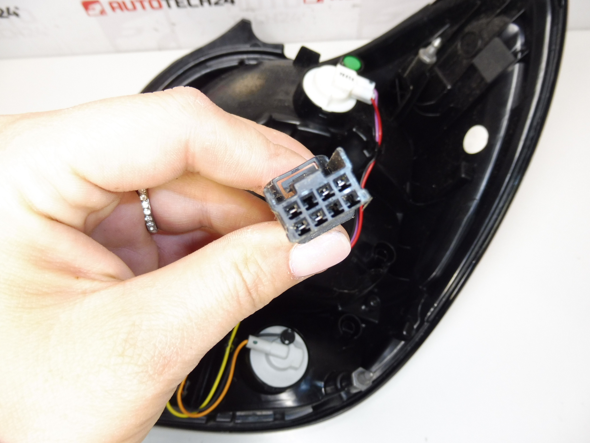 Bal hátsó lámpa Citroën C1 II 81560-0H152 B001031980