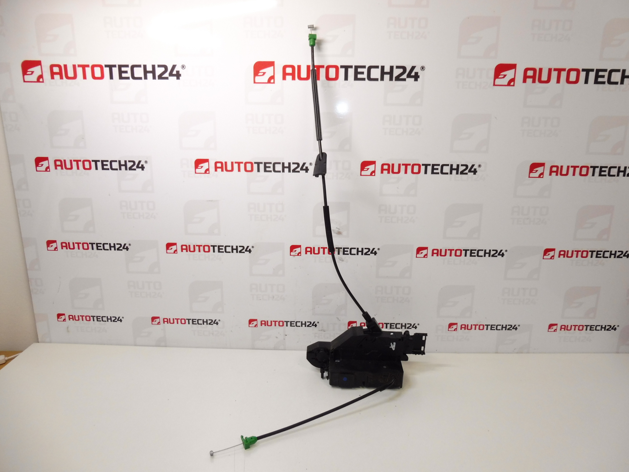 Jobb első ajtózár Citroën C3 Picasso 9136FH