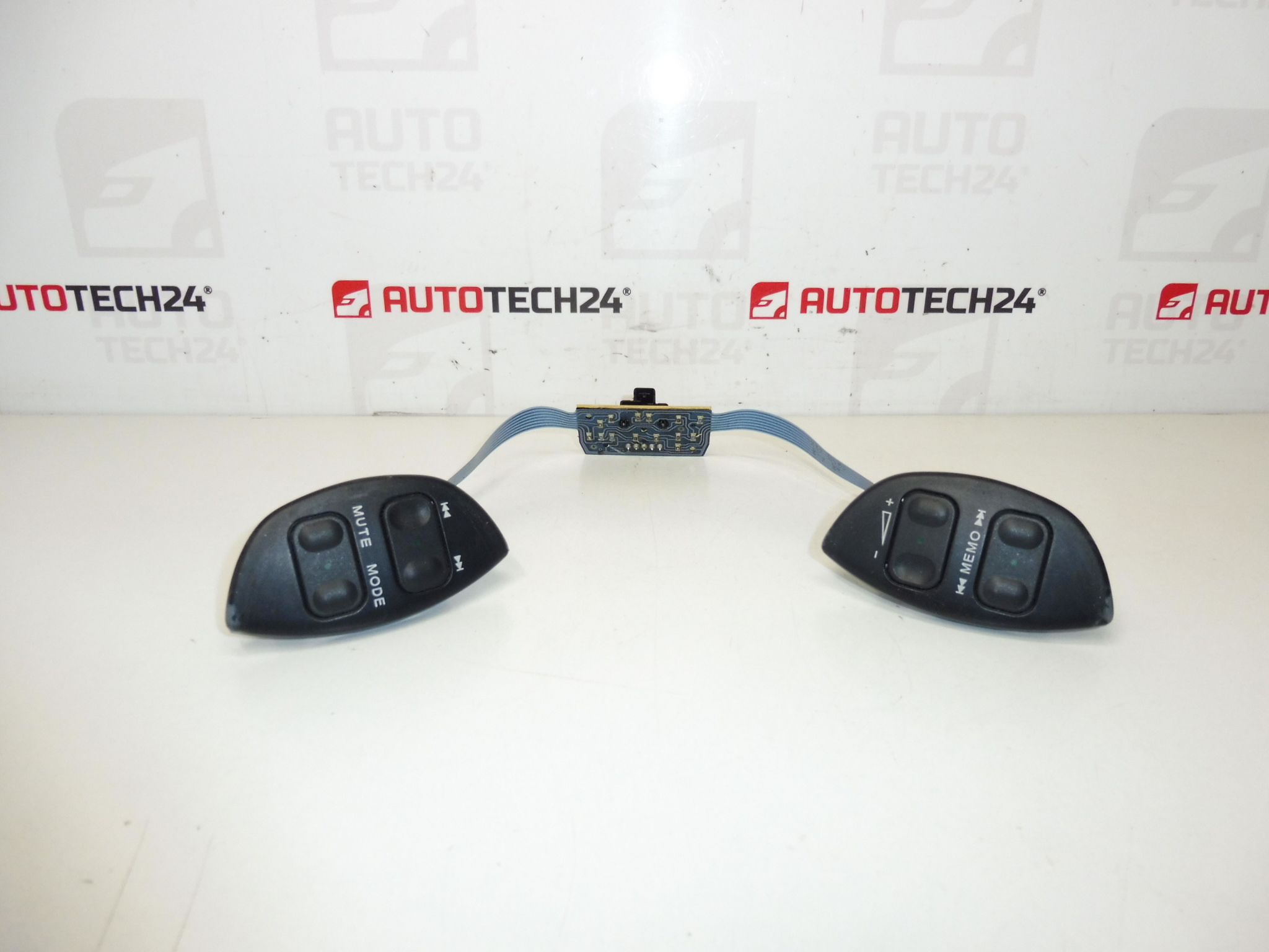 Autórádió vezérlő Citroën Peugeot 4112CT