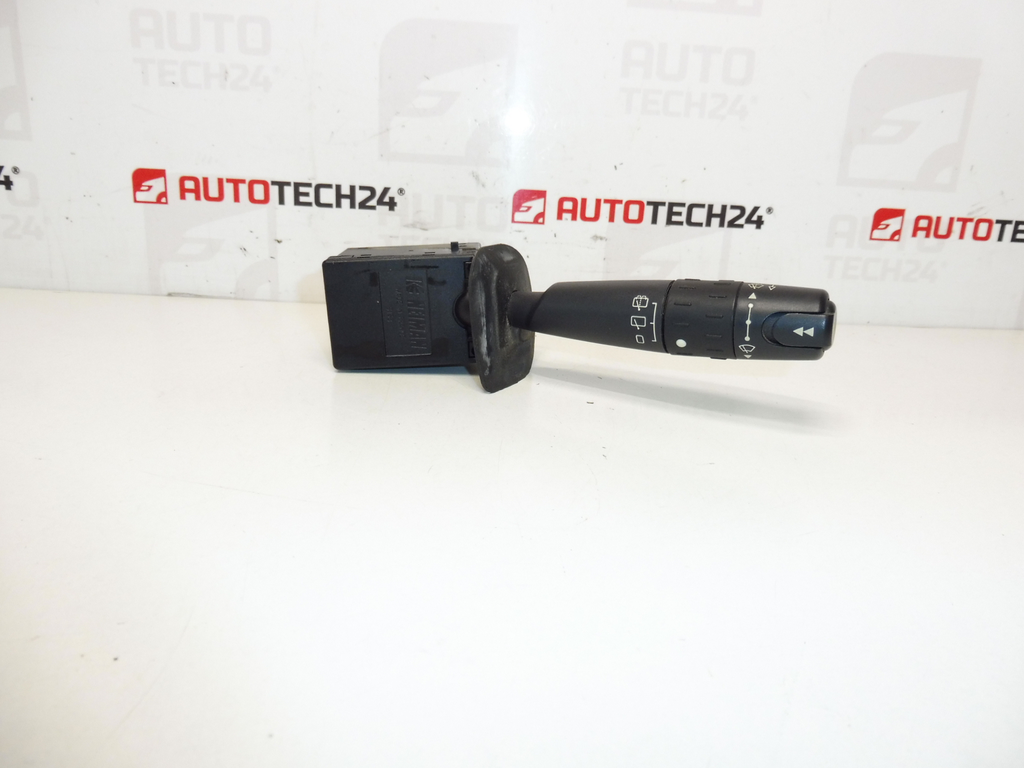 Ablaktörlő vezető Citroën Peugeot 96172873ZL 623961