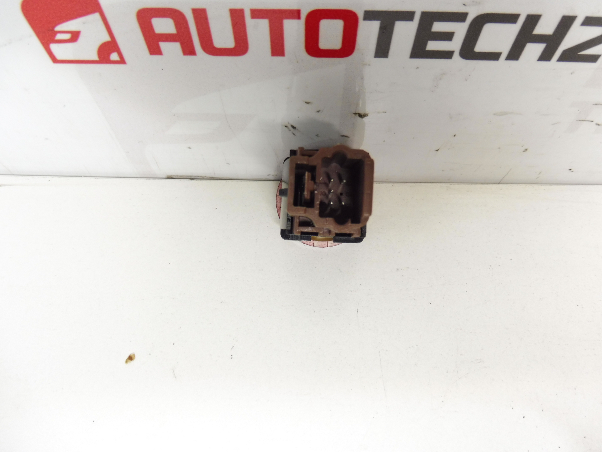 Citroën Xsara vészvillogó vezérlő 655496