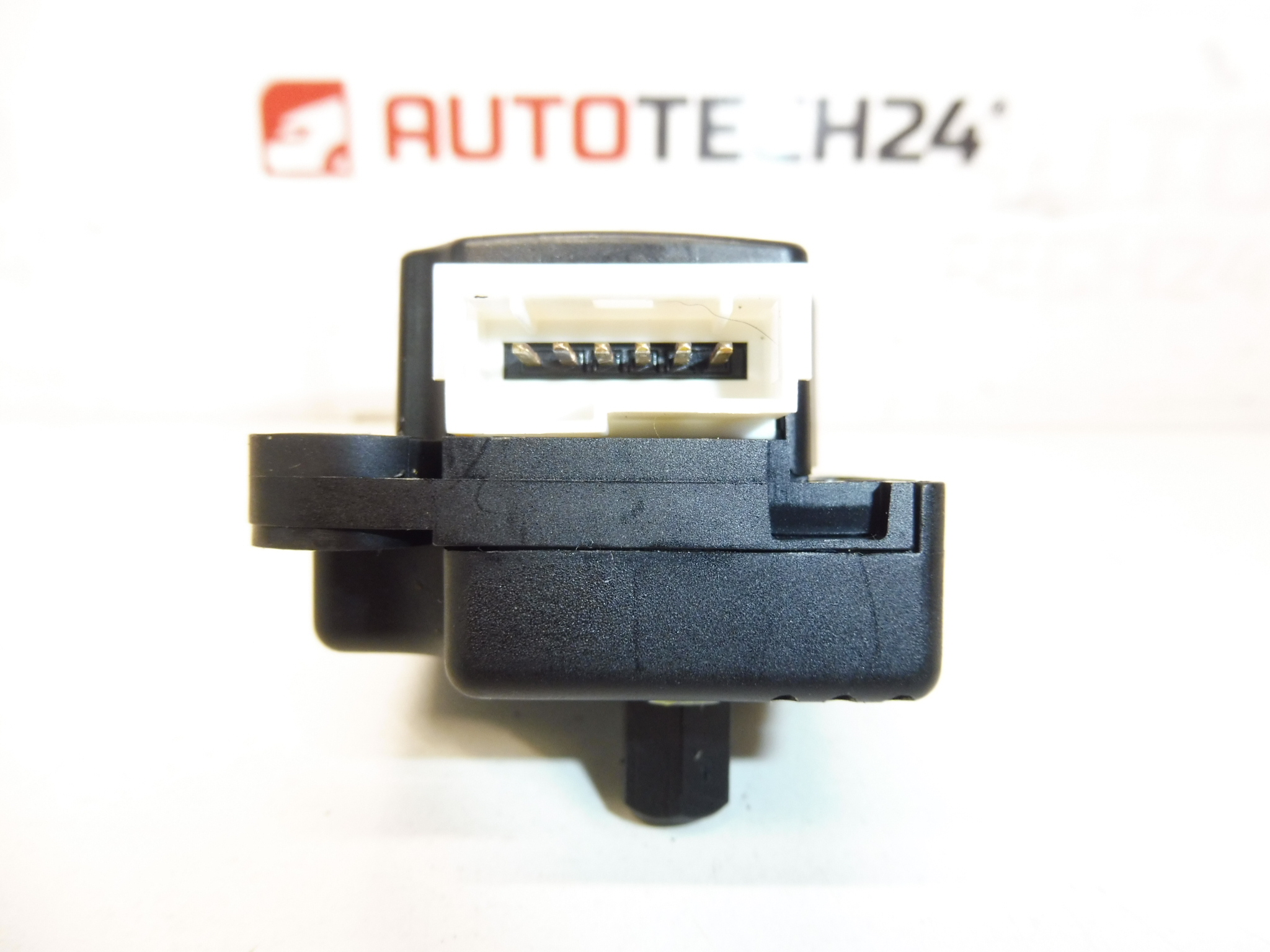 Szervo BEHR Citroën Peugeot EAM501 951508Ua14 6447QN