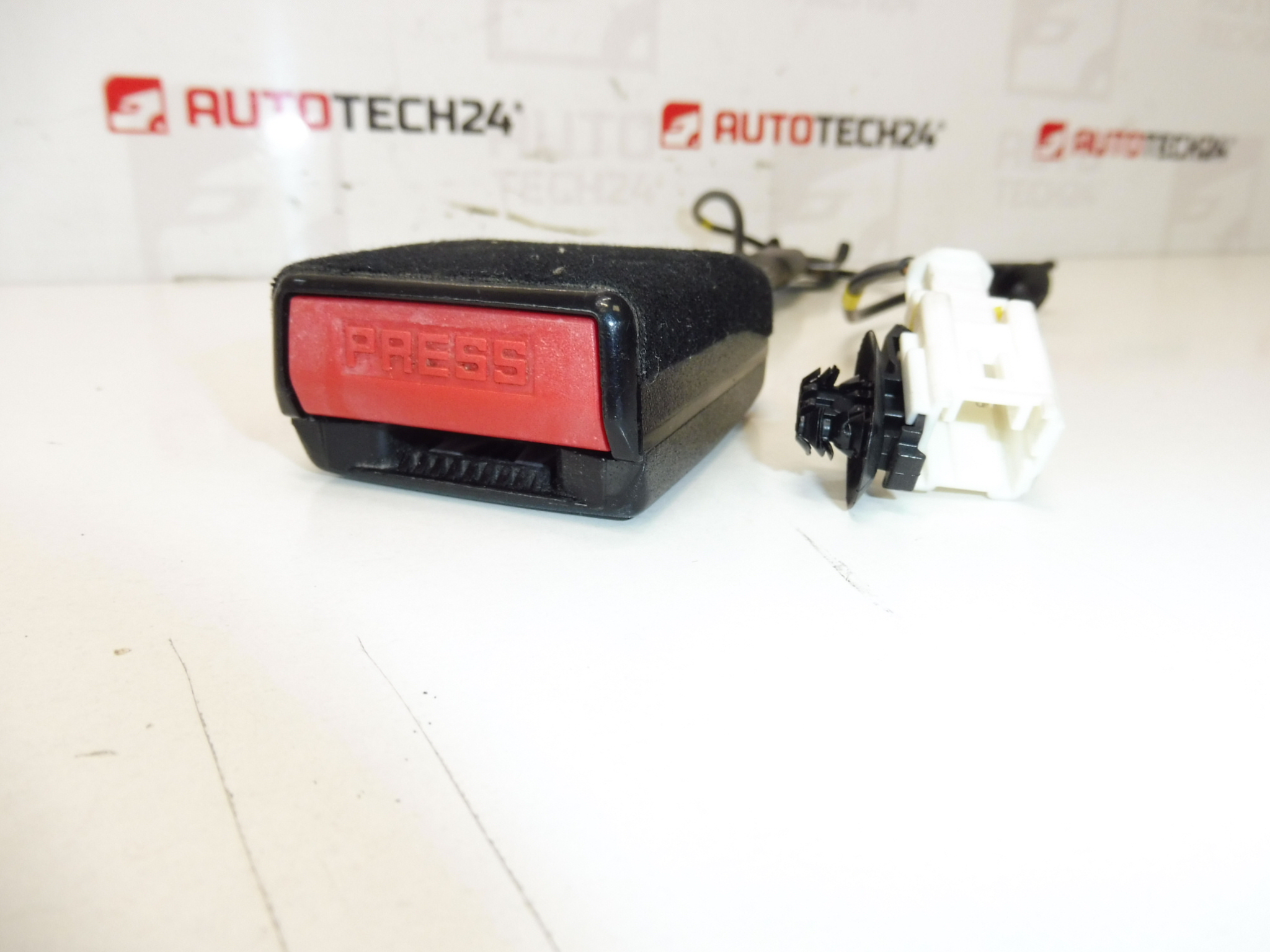 Peugeot 308 útlevél zártartó 8975K9