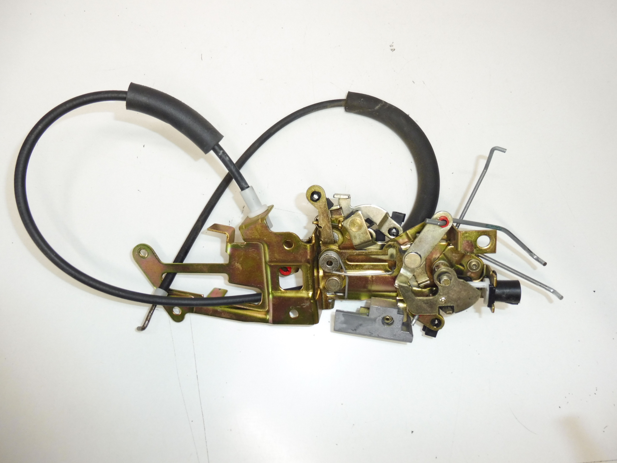 Bal hátsó ajtózár Citroën Peugeot Partner 9138F6