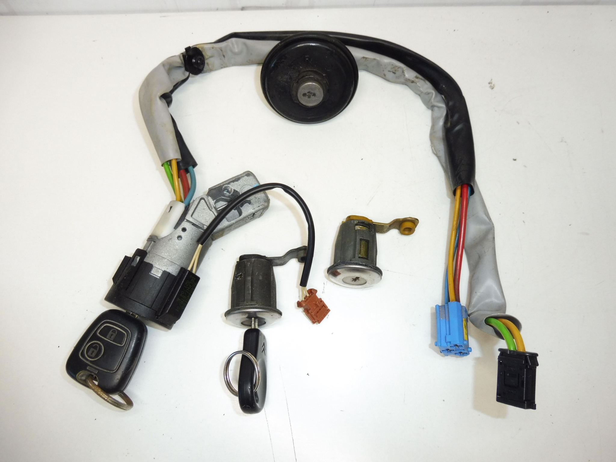 2db kulcs és zár készlet Citroën Berlingo II 4162CF 4162CH