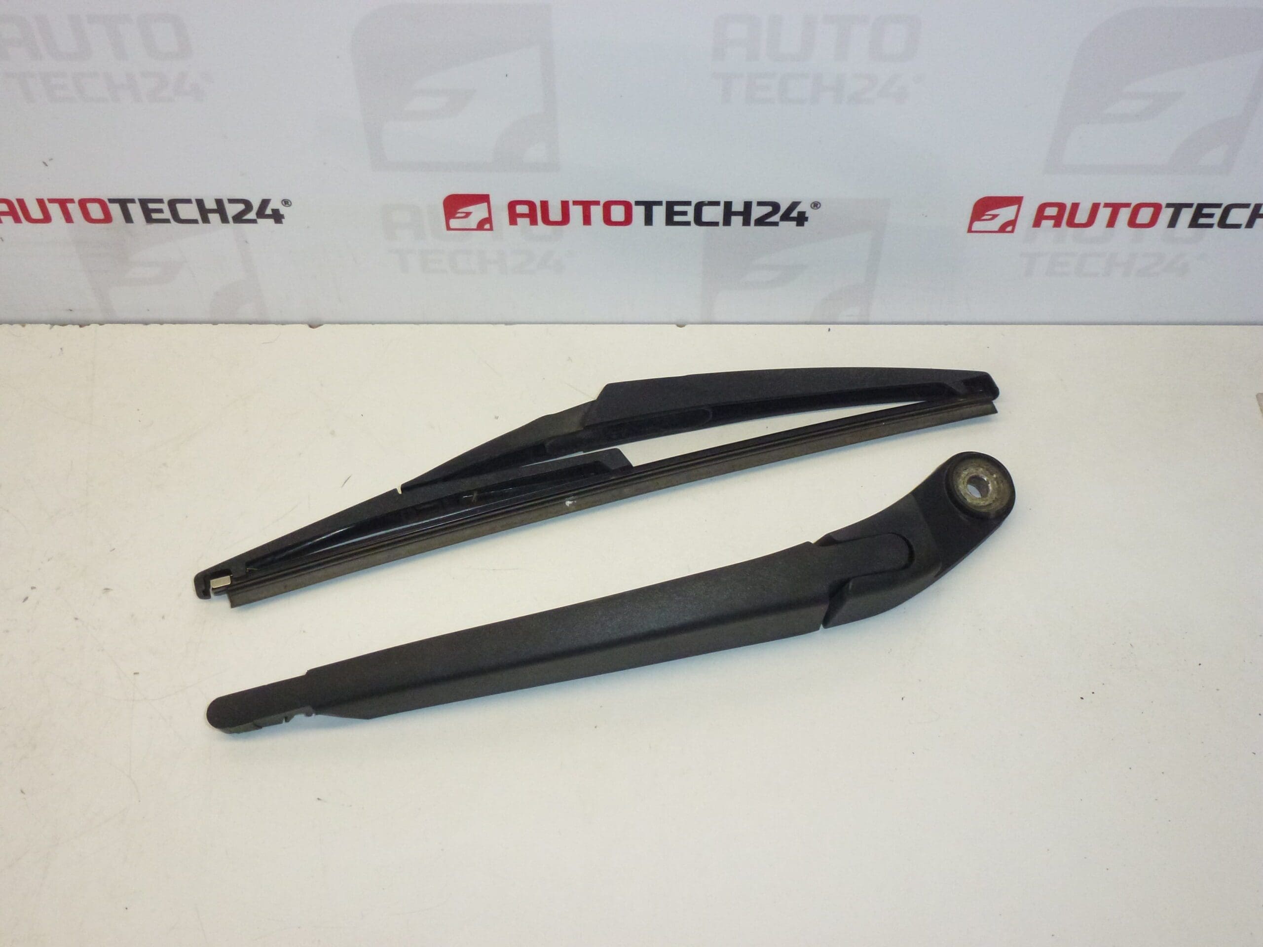 Hátsó ablaktörlő kar Citroën Peugeot 6429EV