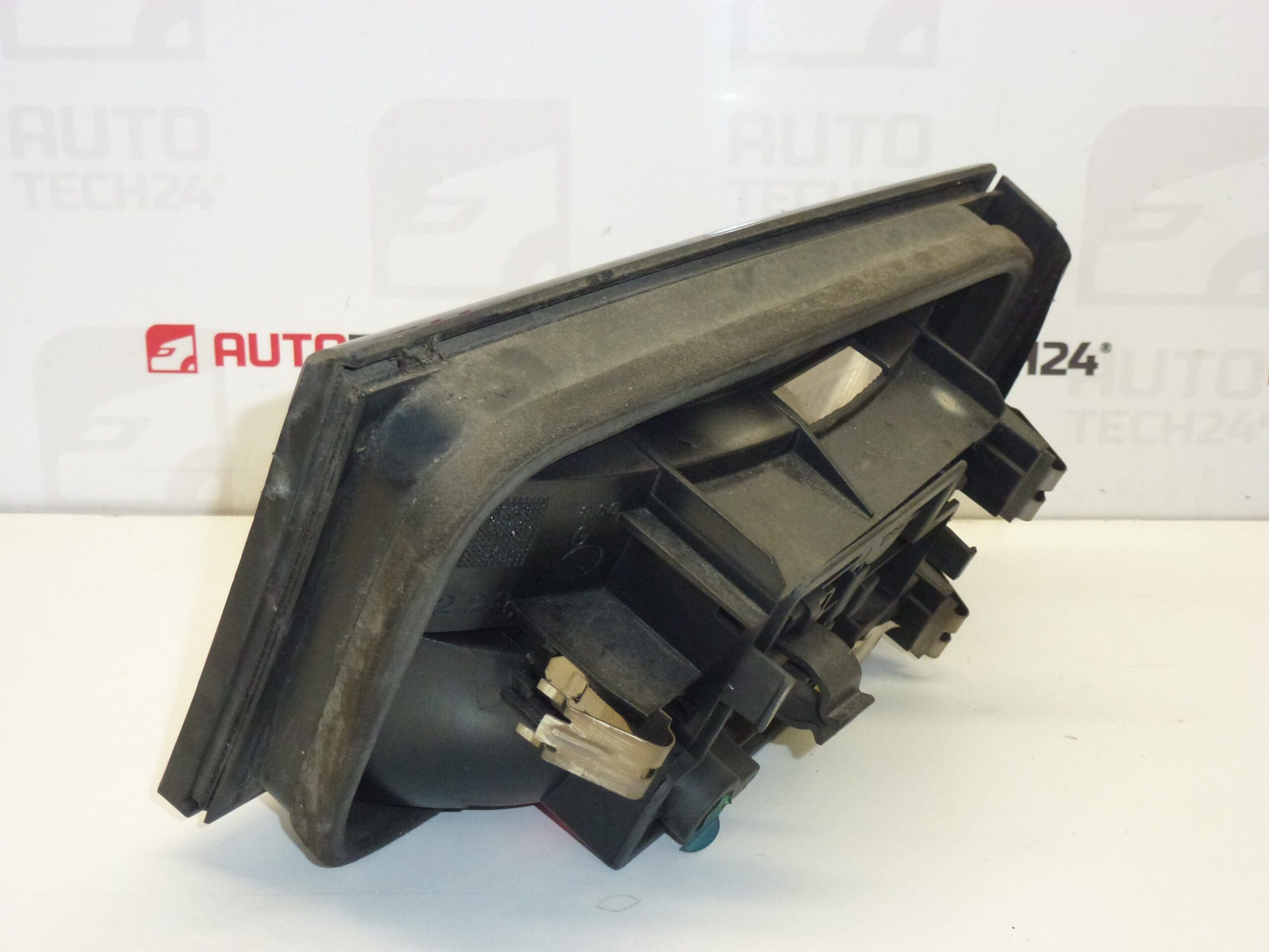 Bal hátsó lámpafedél Citroën Xantia 6350J9