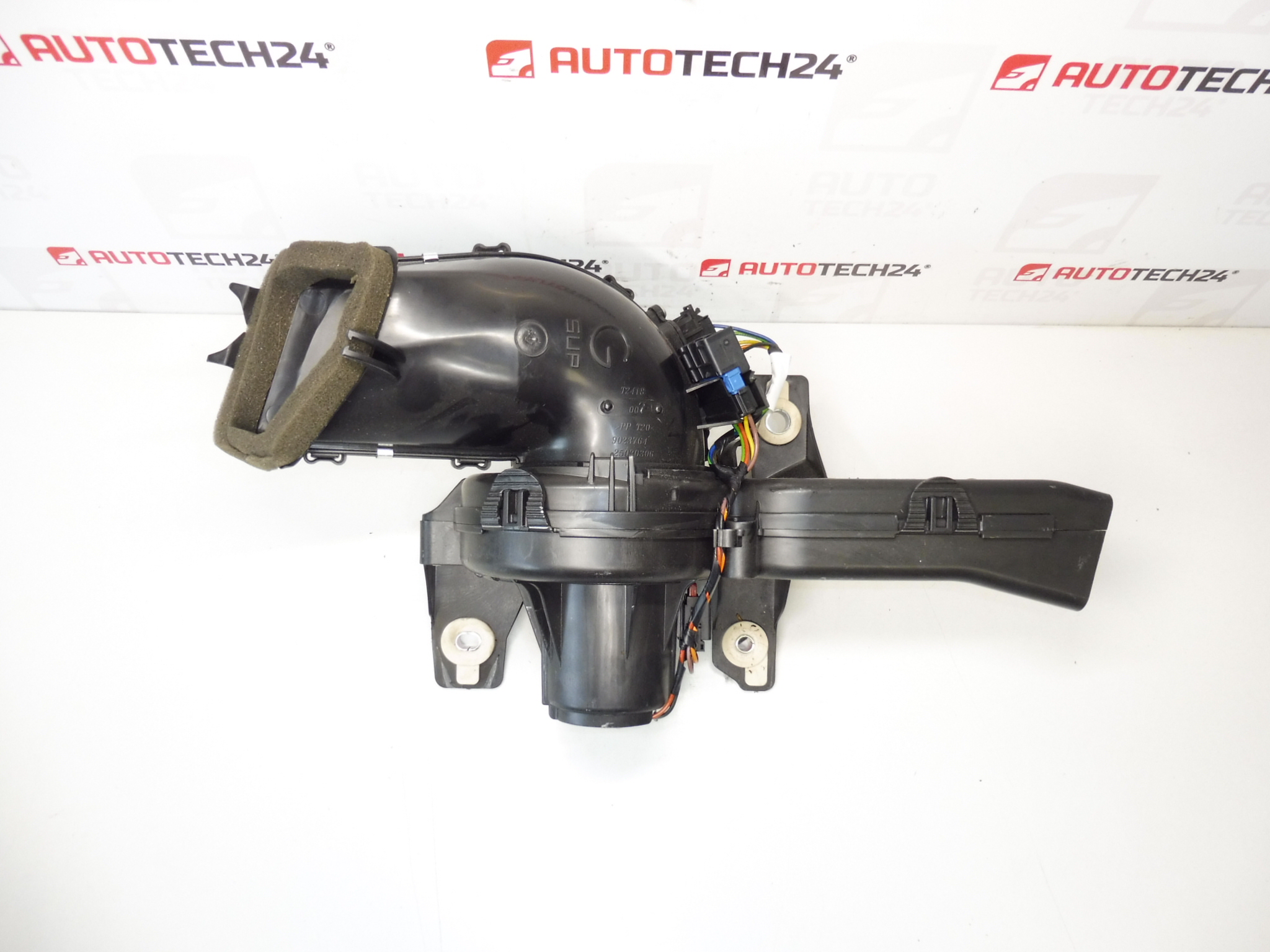 Bal oldali fűtés ventilátor Peugeot 3008 5008 9683441680 T5157001 6441CV